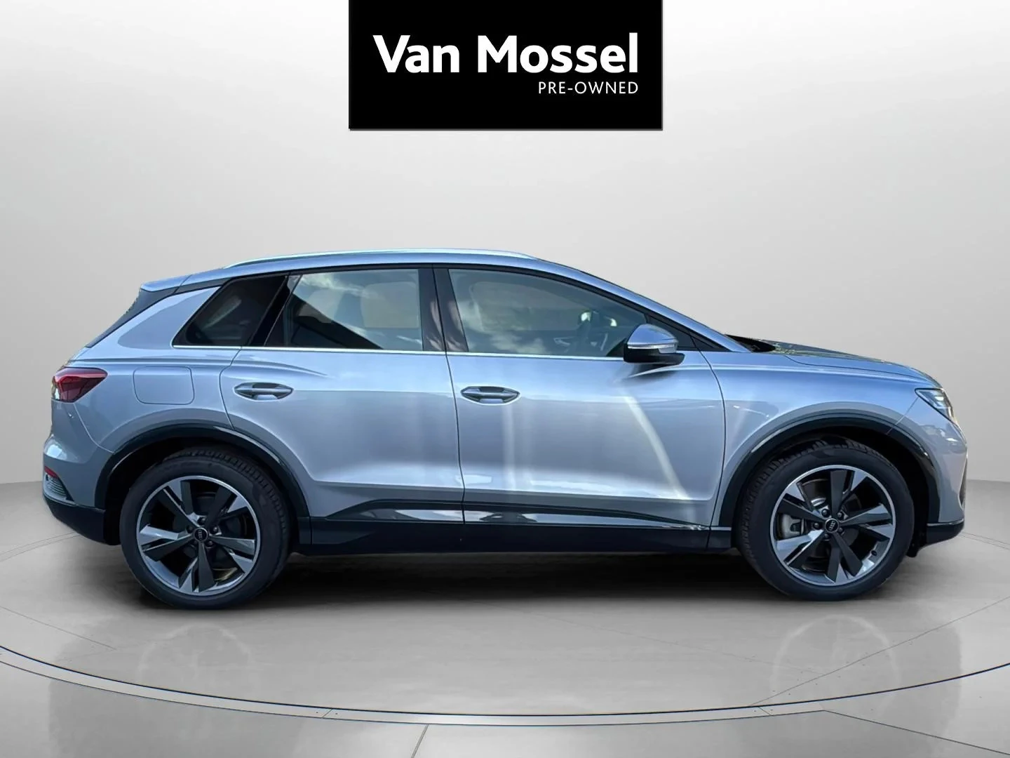 Audi-Q4 e-tron-image-5