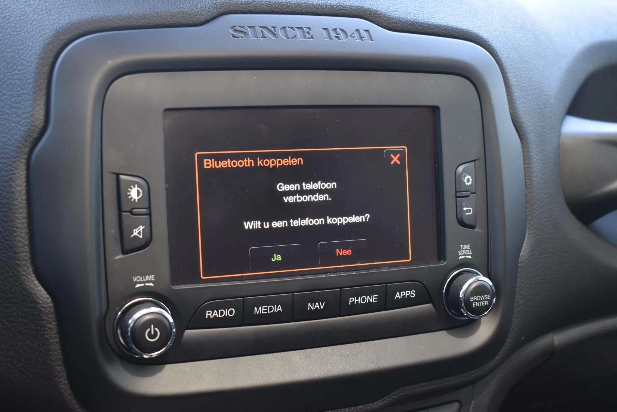 Jeep-Renegade-image-29