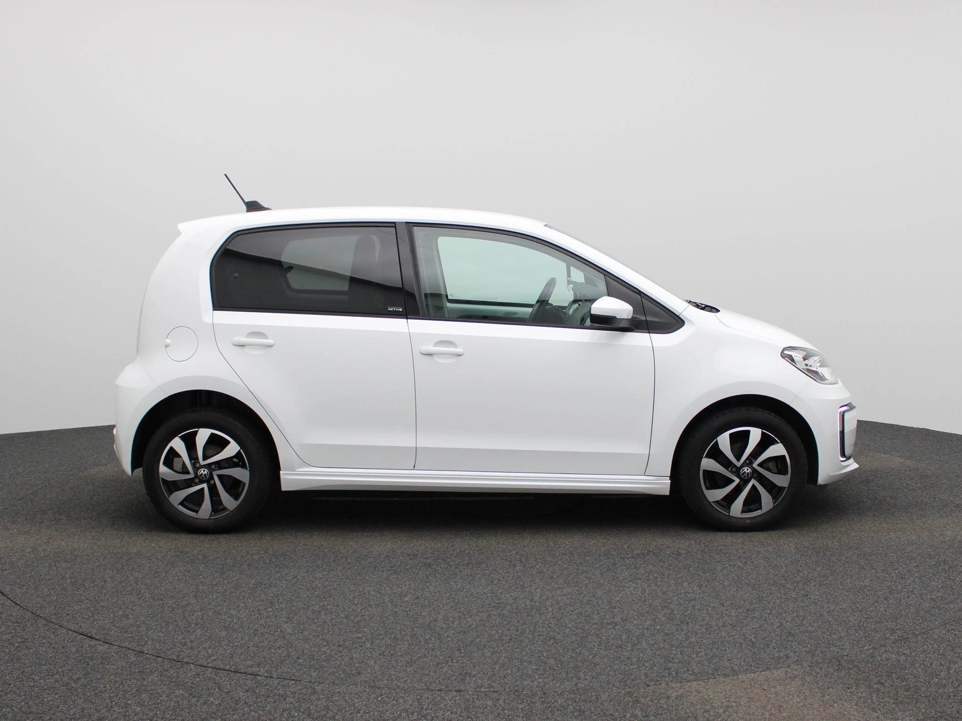 Volkswagen-e-up!-image-5