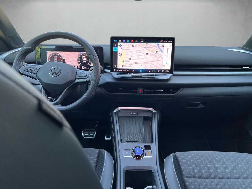 Volkswagen-T-Roc-image-7