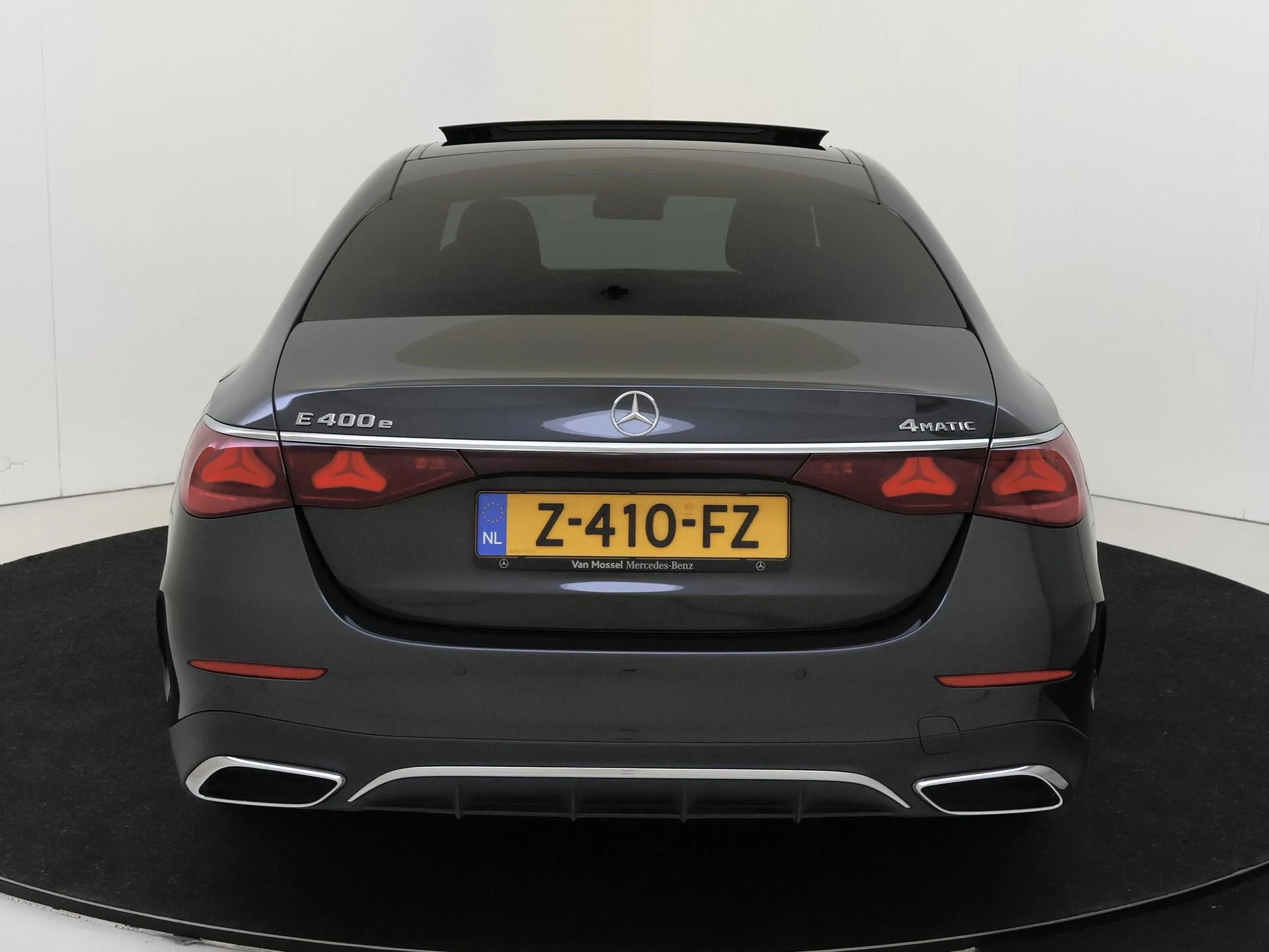 Mercedes-Benz-E-Klasse-image-6