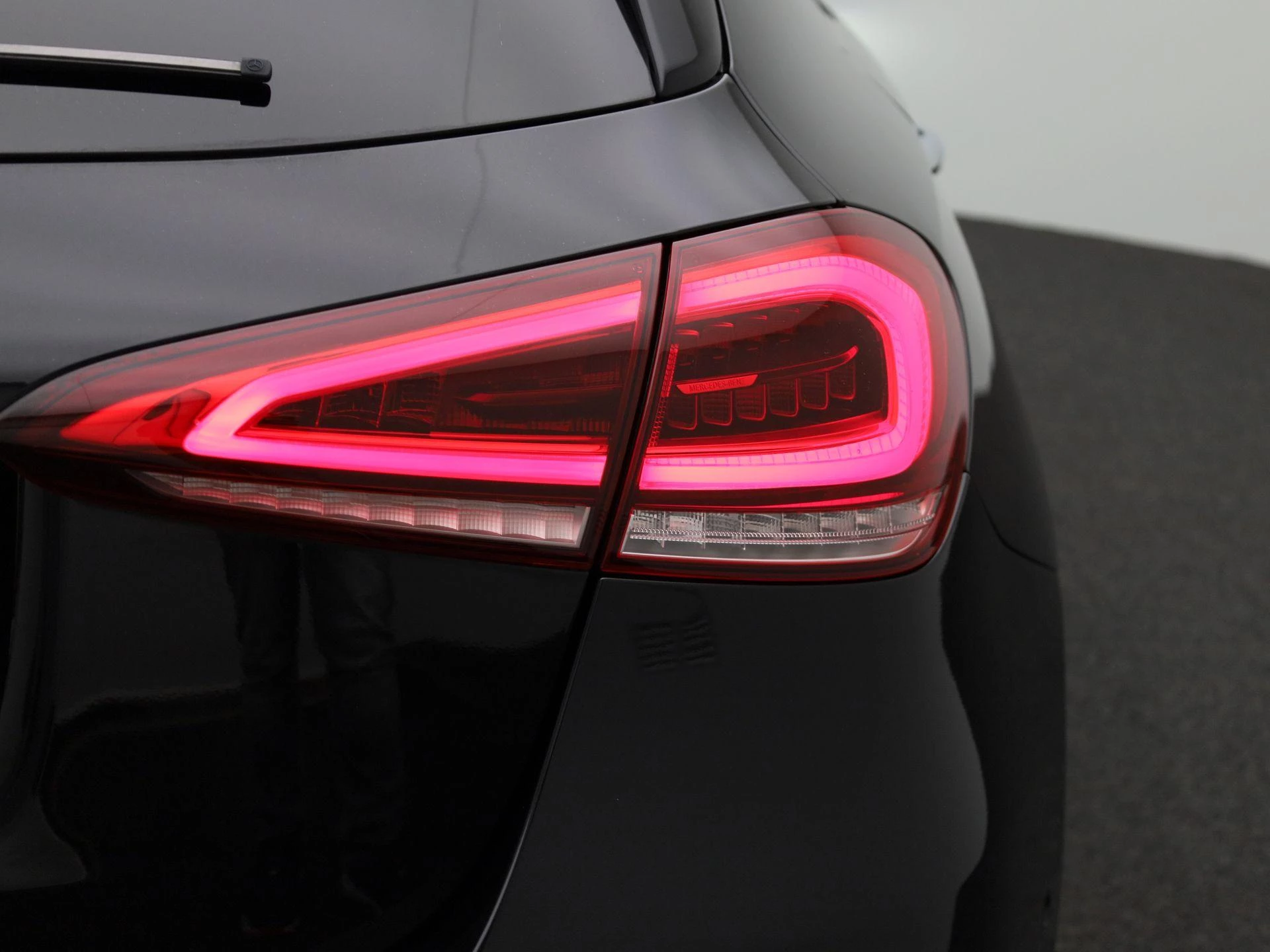 Mercedes-Benz A-Klasse 180 Aut. AMG Business Solution
