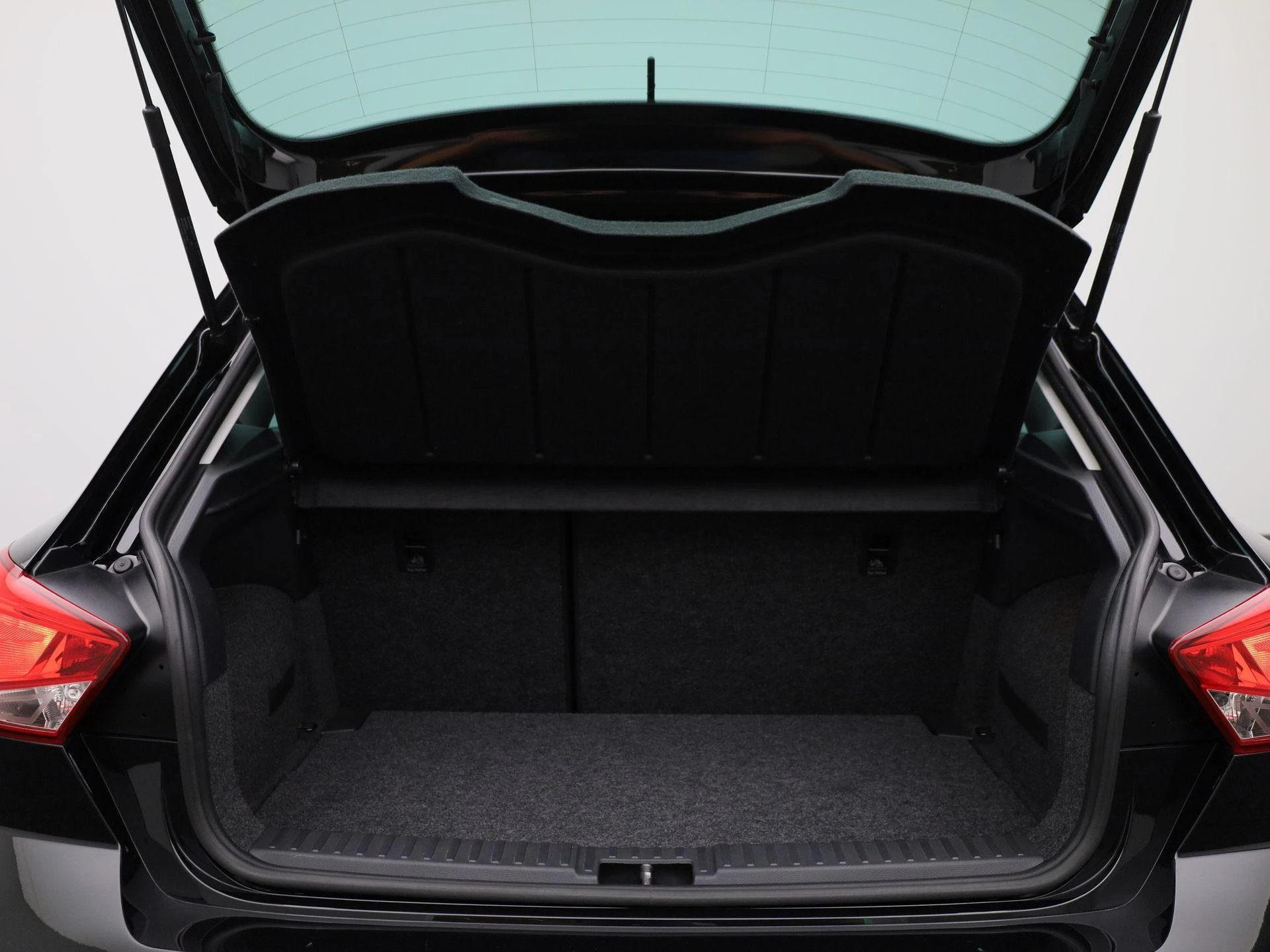 SEAT-Ibiza-image-13