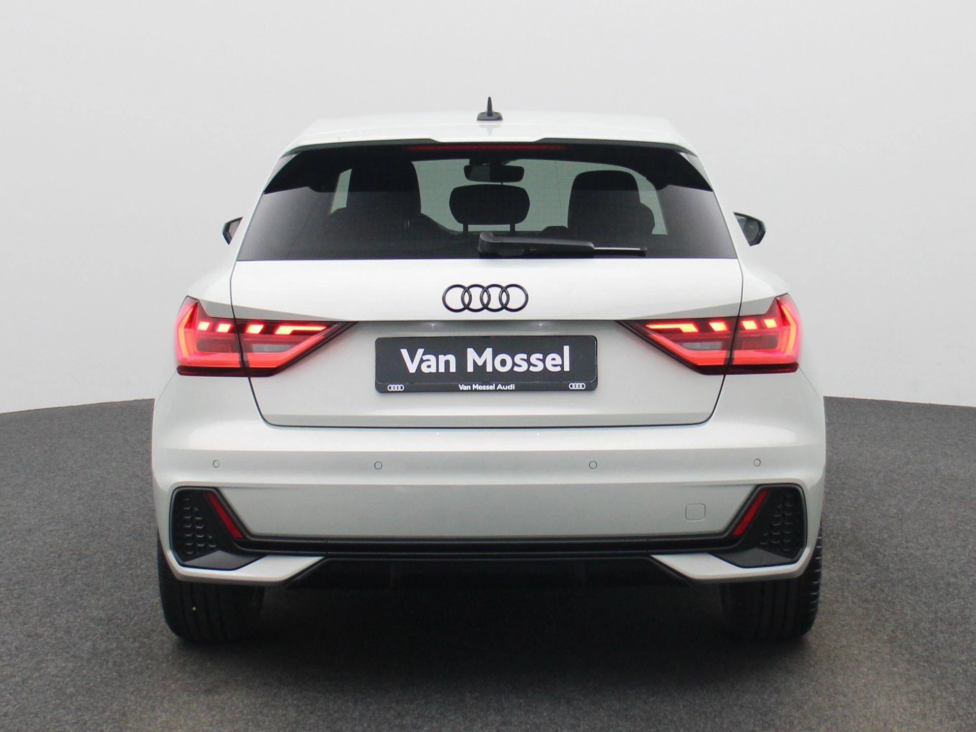 Audi-A1 Sportback-image-4