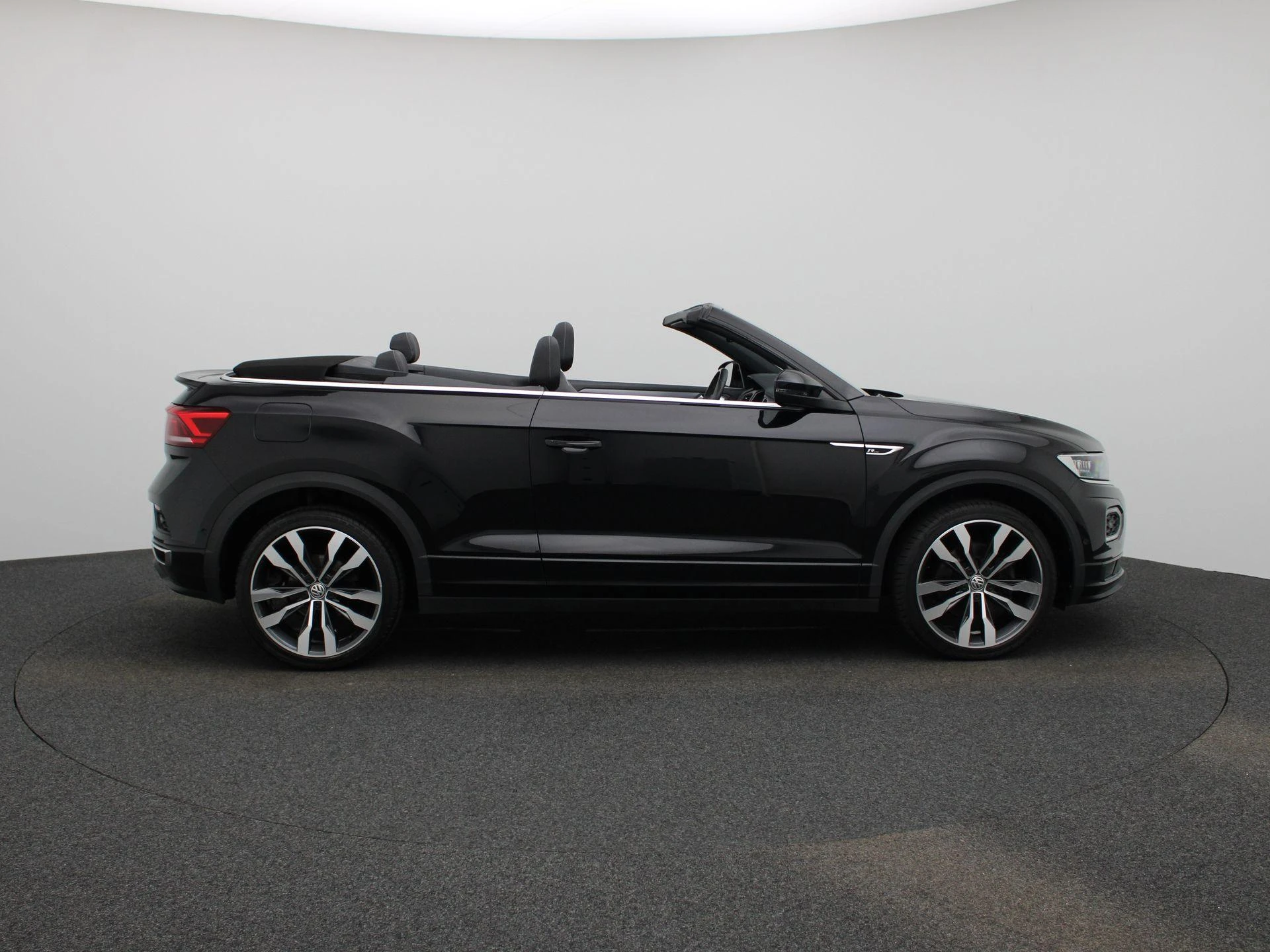 Volkswagen-T-Roc-image-5