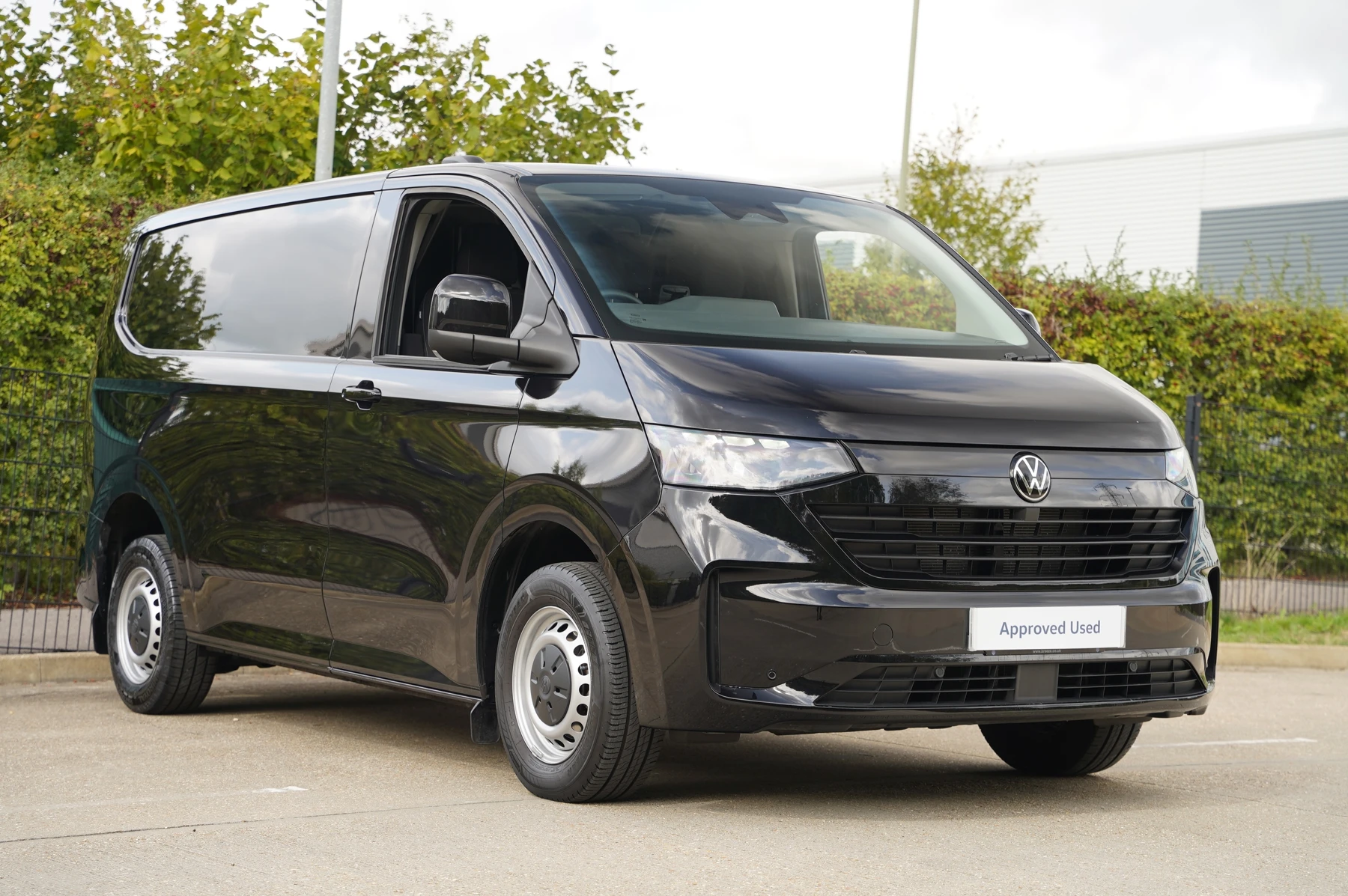 Volkswagen-Transporter-image-0