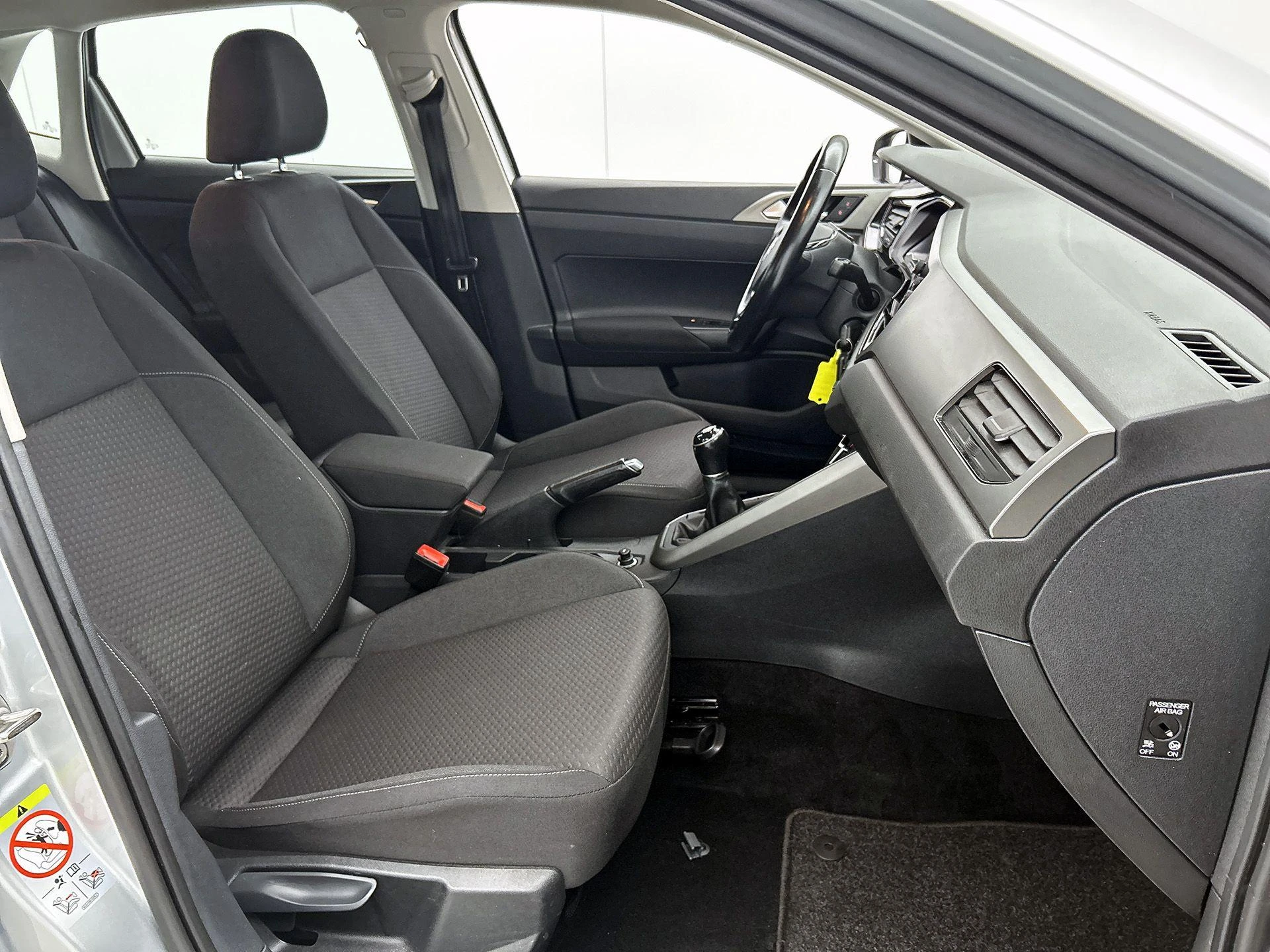 Volkswagen-Polo-image-32