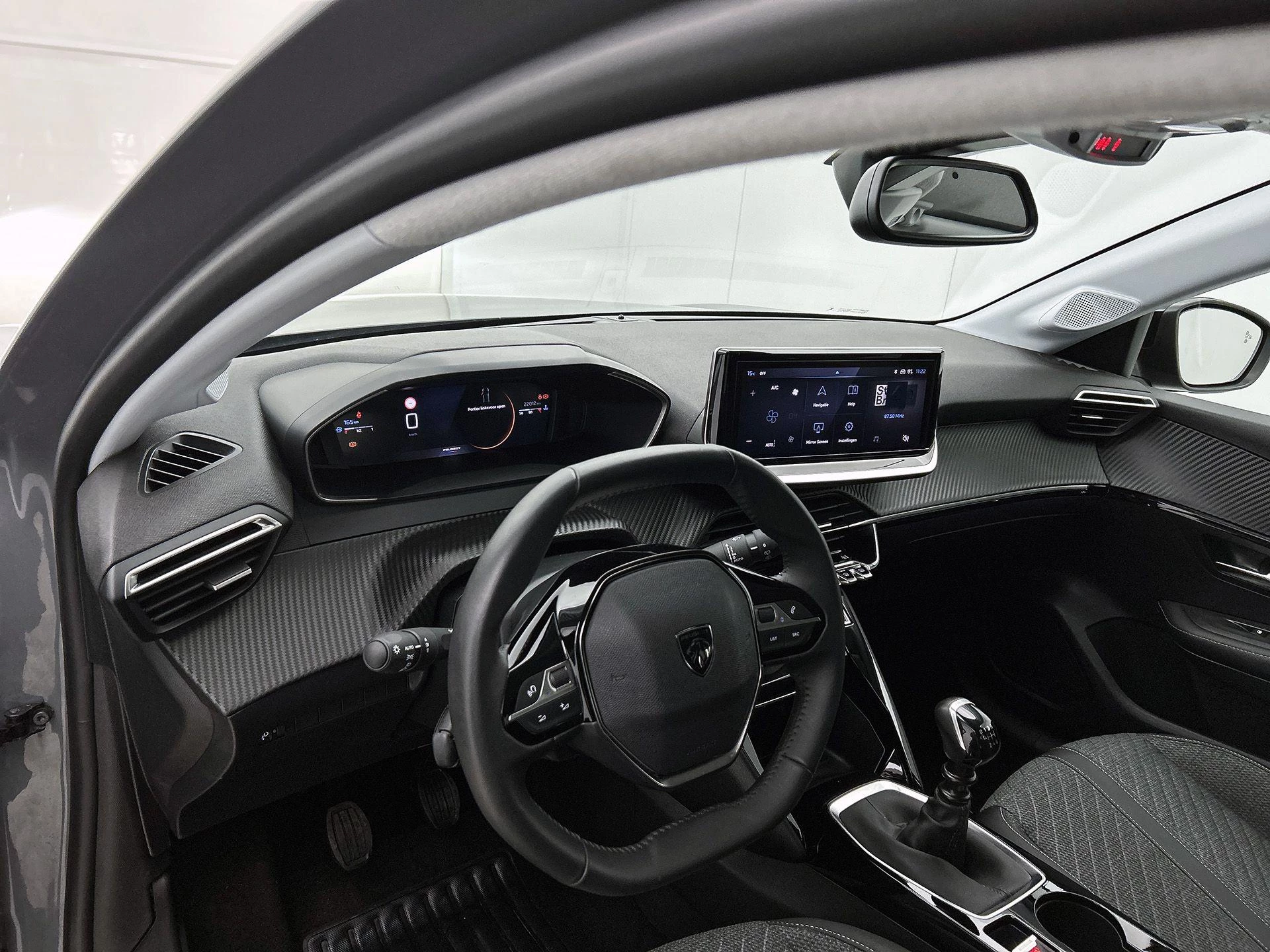 Peugeot-208-image-16