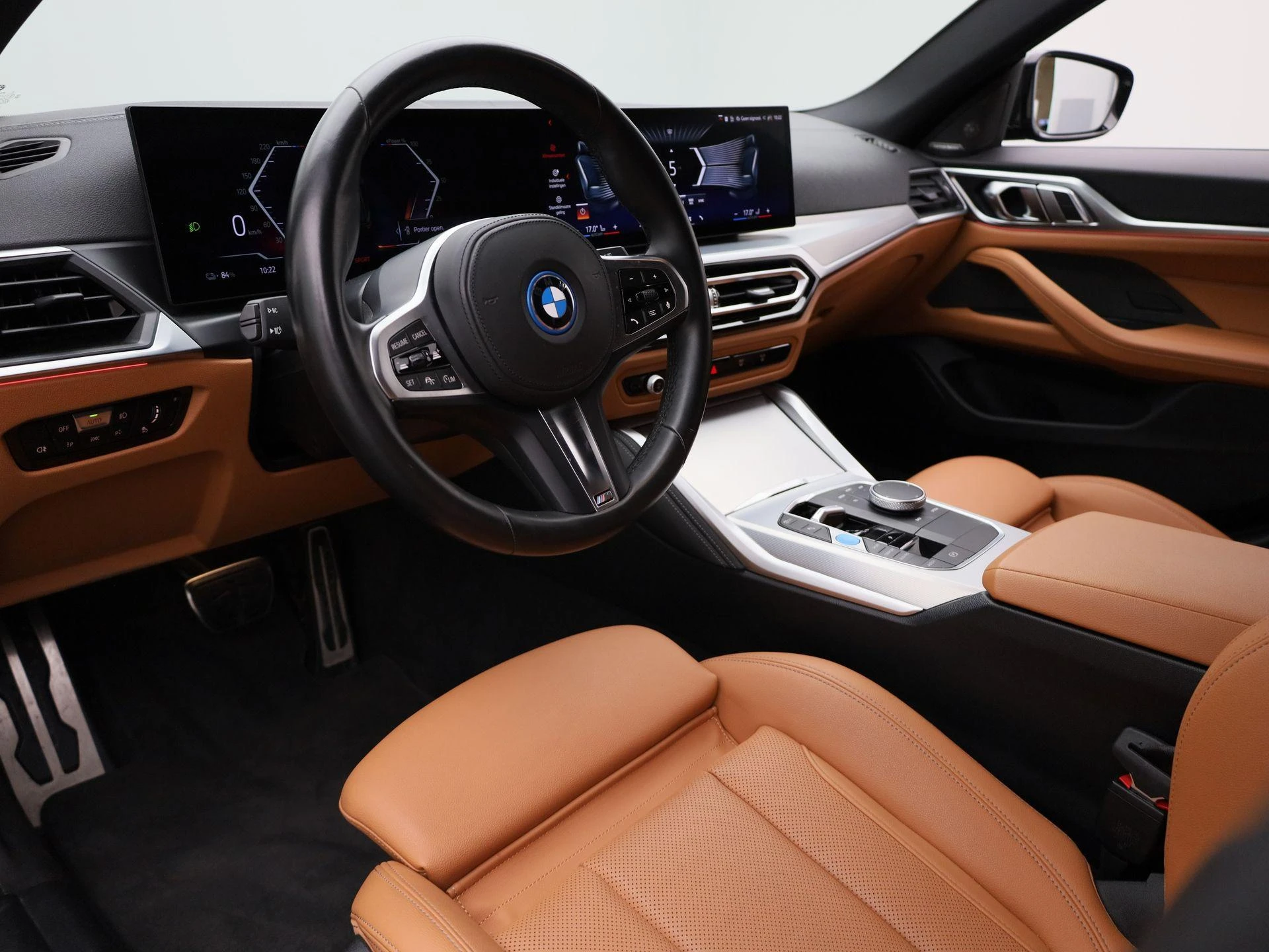 BMW-i4-image-16