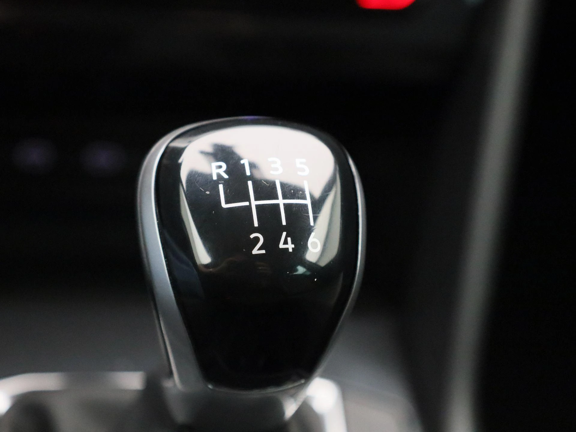 Volkswagen-Tiguan-image-24