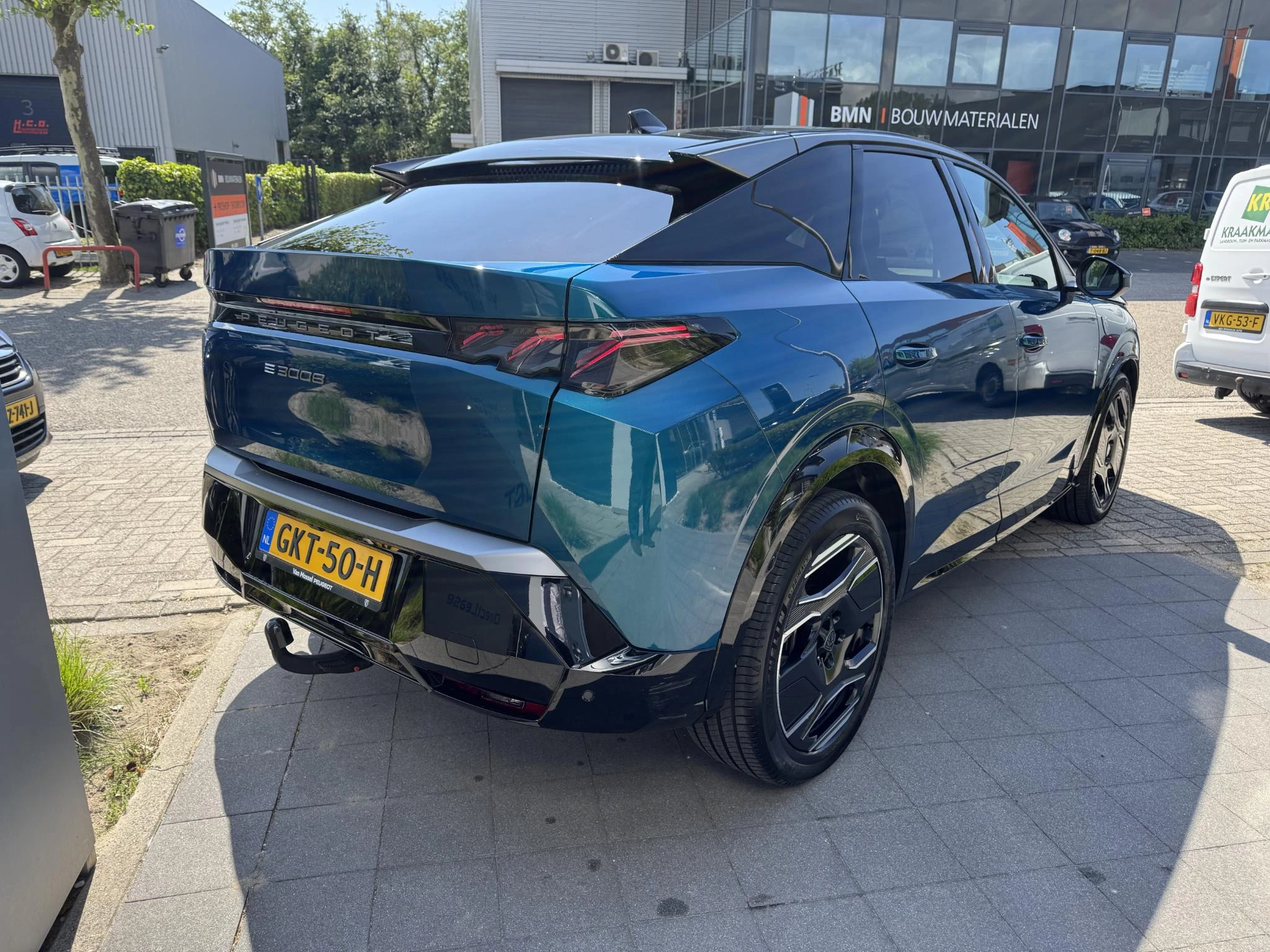 Peugeot e-3008