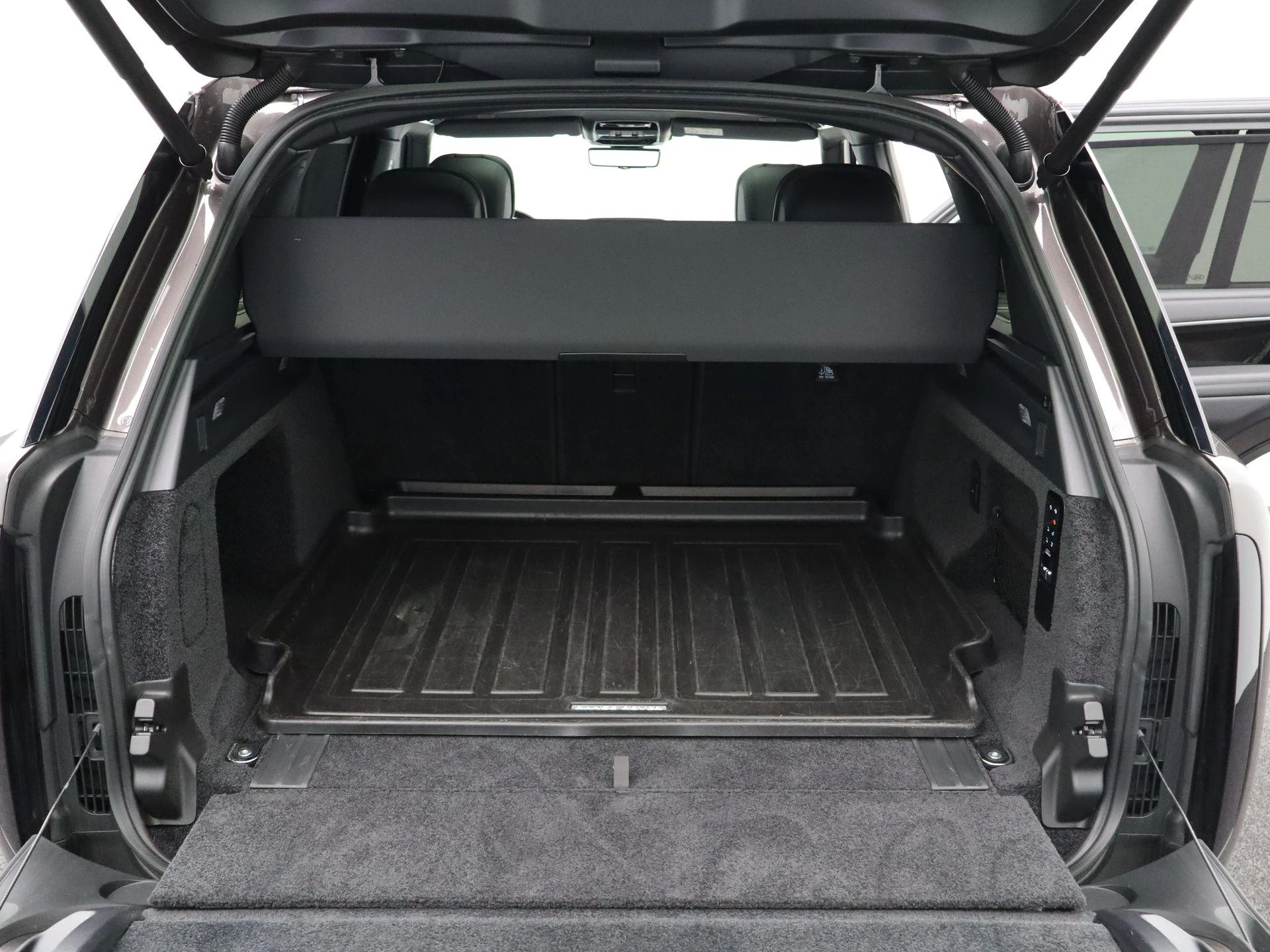Land Rover-Range Rover-image-33