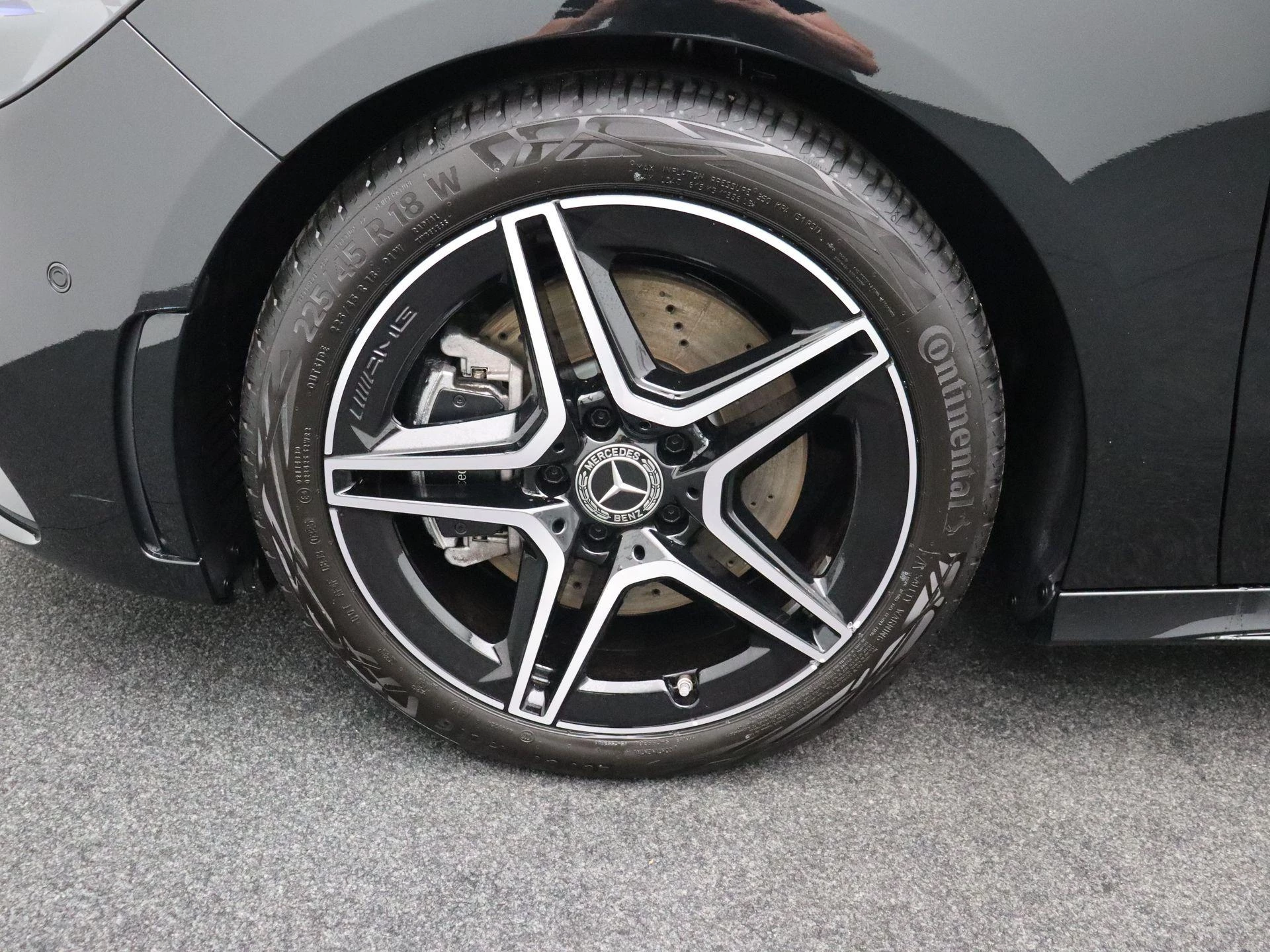 Mercedes-Benz B-Klasse 220 4MATIC AMG Line + PREMIUM PLUS PACK + CARPLAY + PANO +