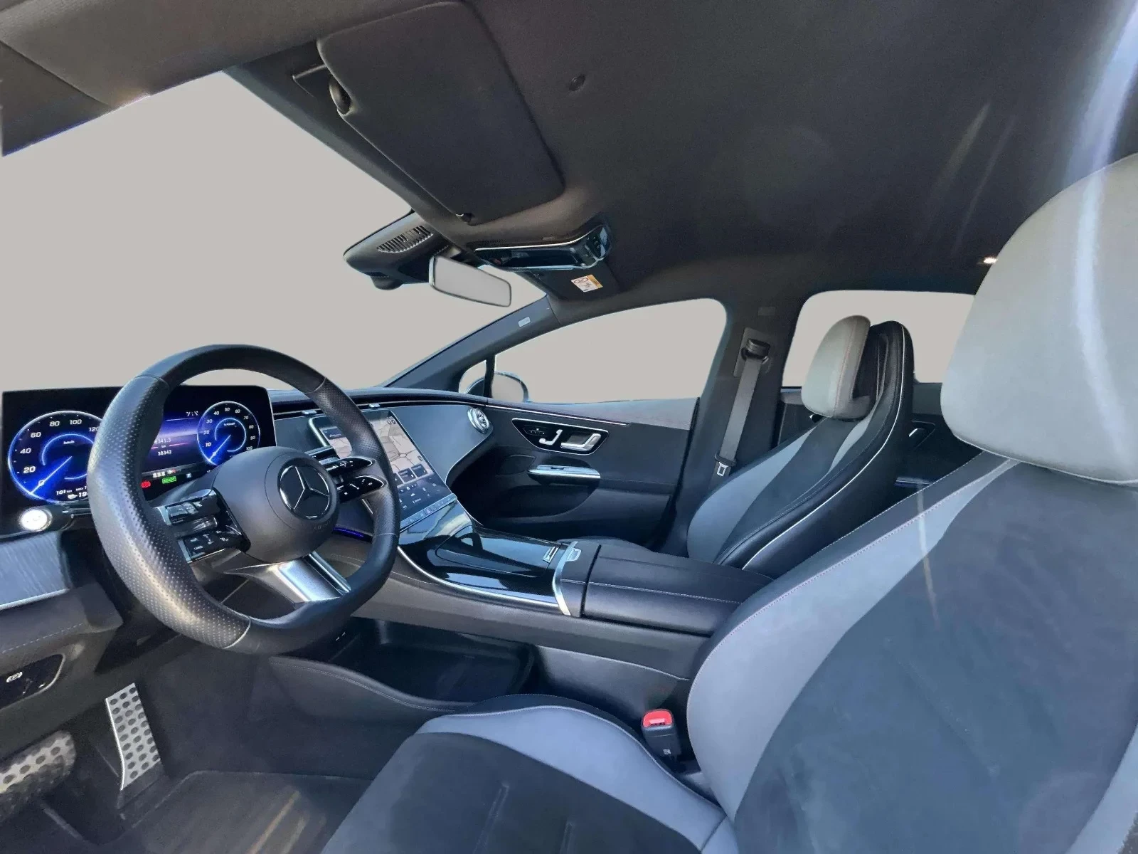 Mercedes-Benz-EQE-image-9