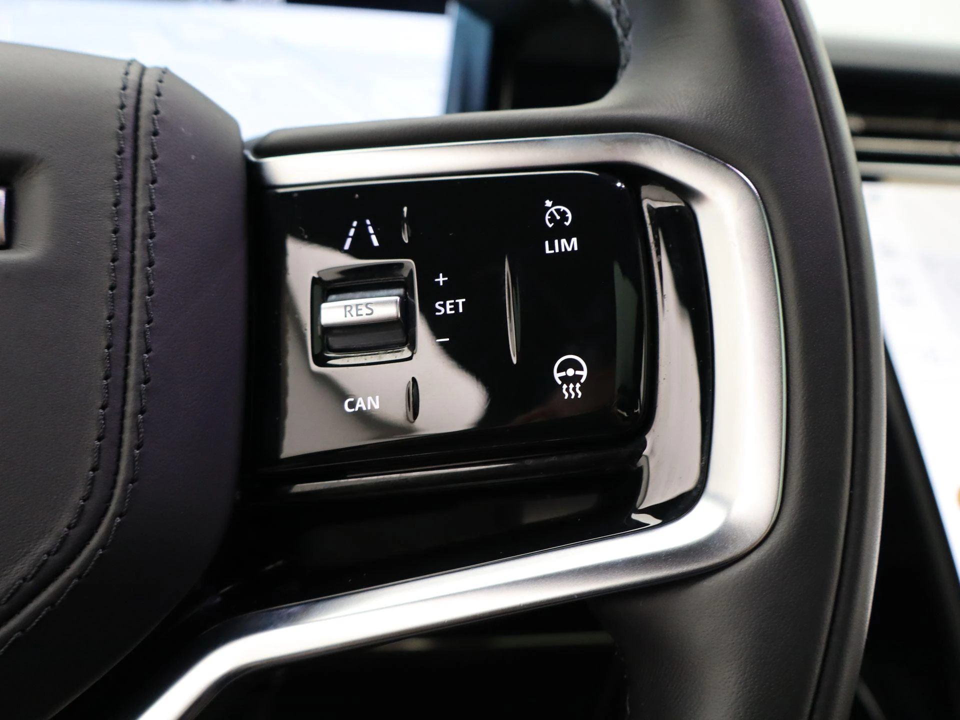 Land Rover-Range Rover Sport-image-23