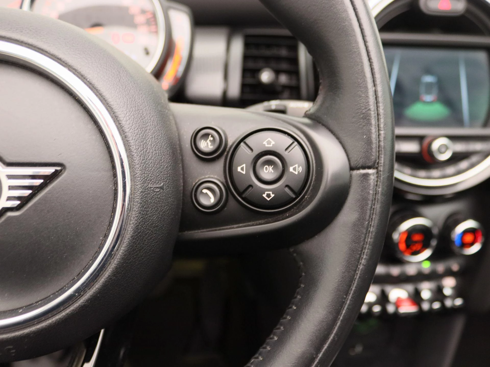 MINI-Cooper Cabrio-image-17