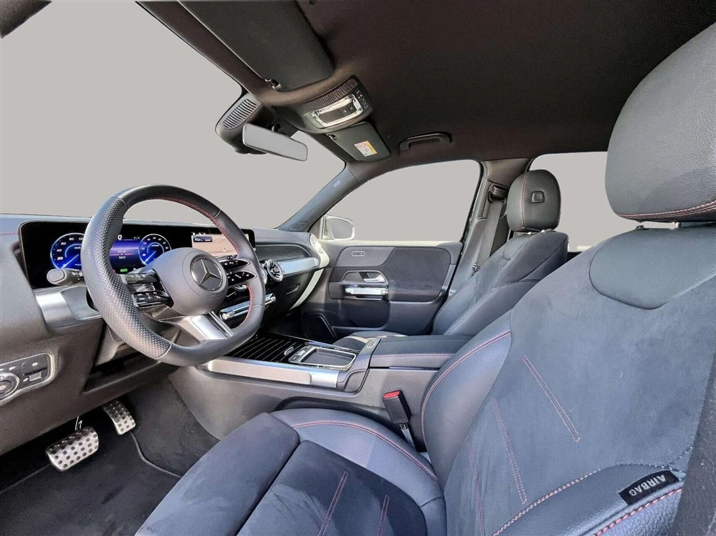 Mercedes-Benz-EQB-image-9