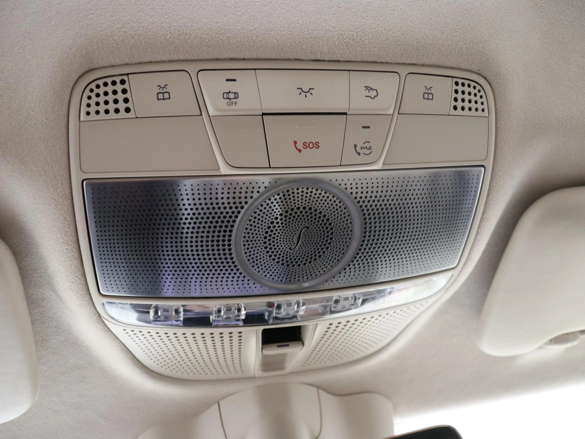 Mercedes-Benz-G-Klasse-image-22