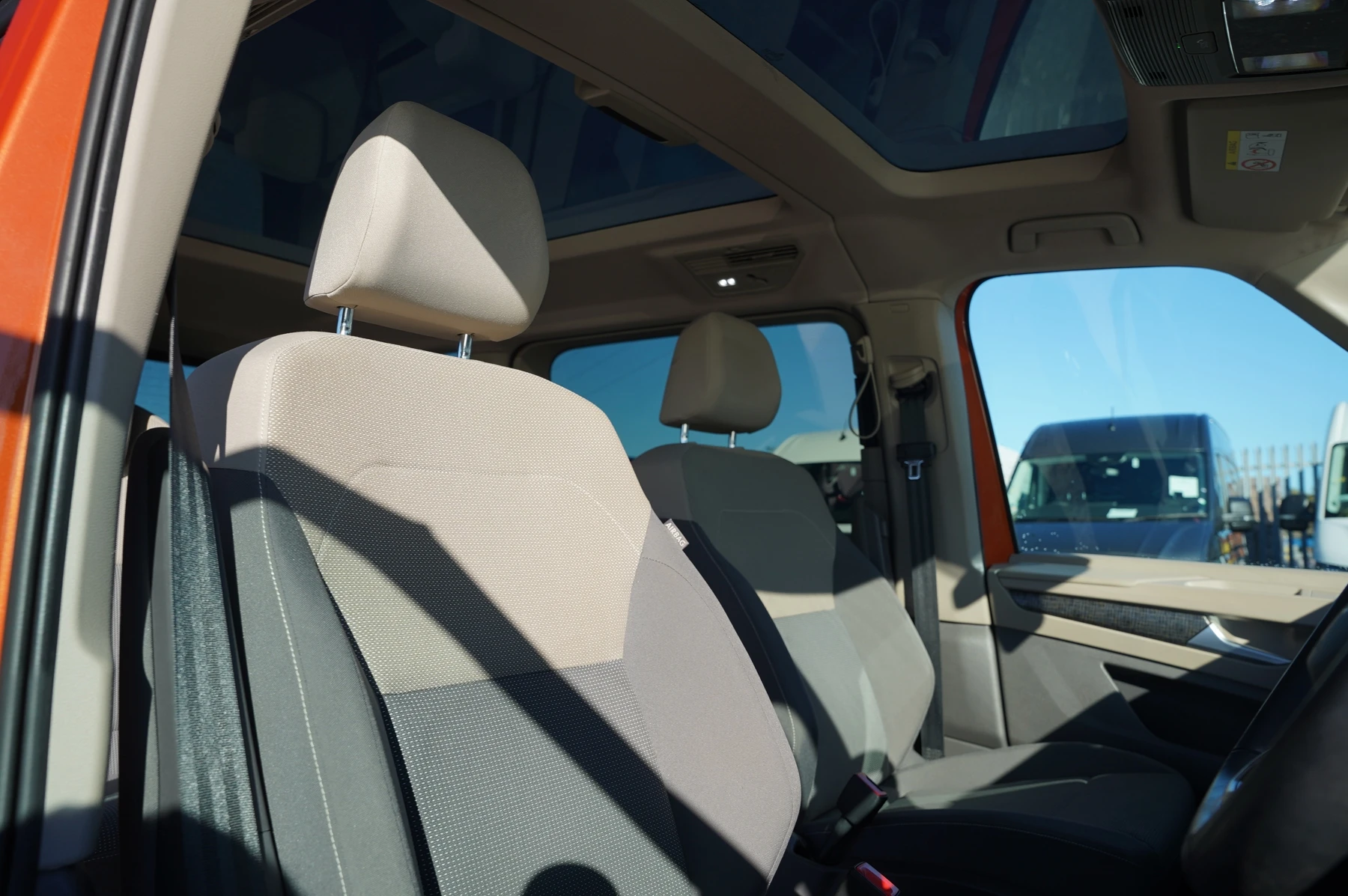 Volkswagen-Multivan-image-7
