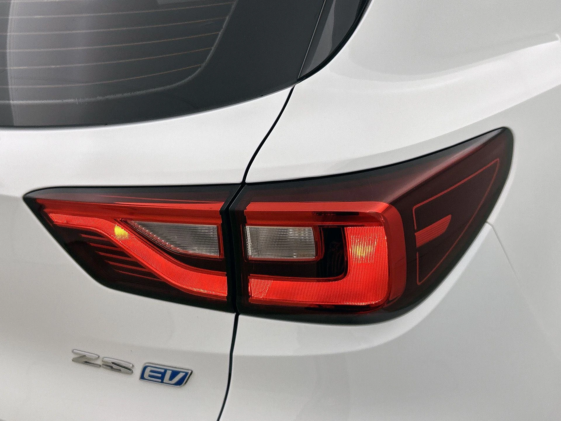 MG-ZS EV-image-13