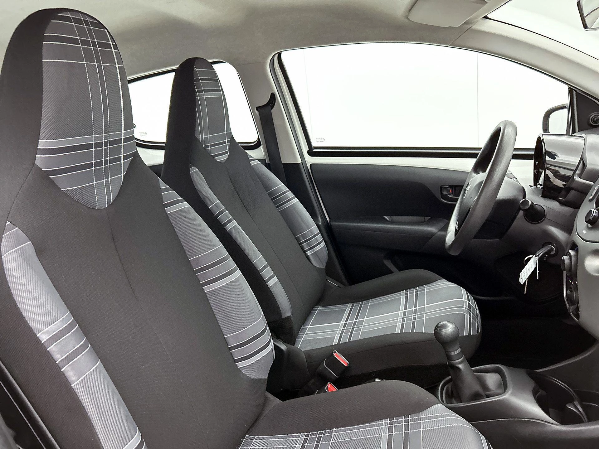 Peugeot-108-image-29