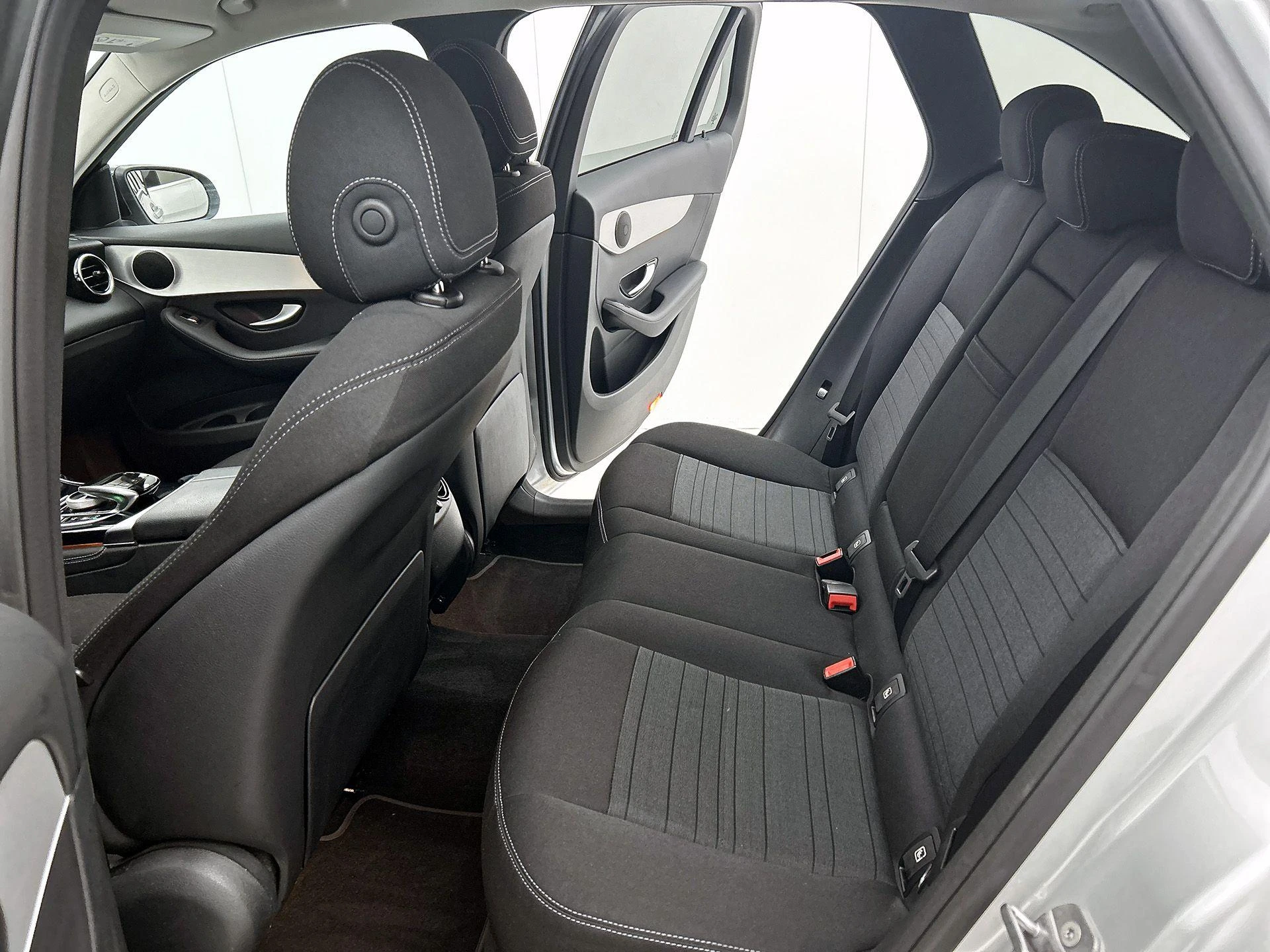 Mercedes-Benz-GLC-image-26