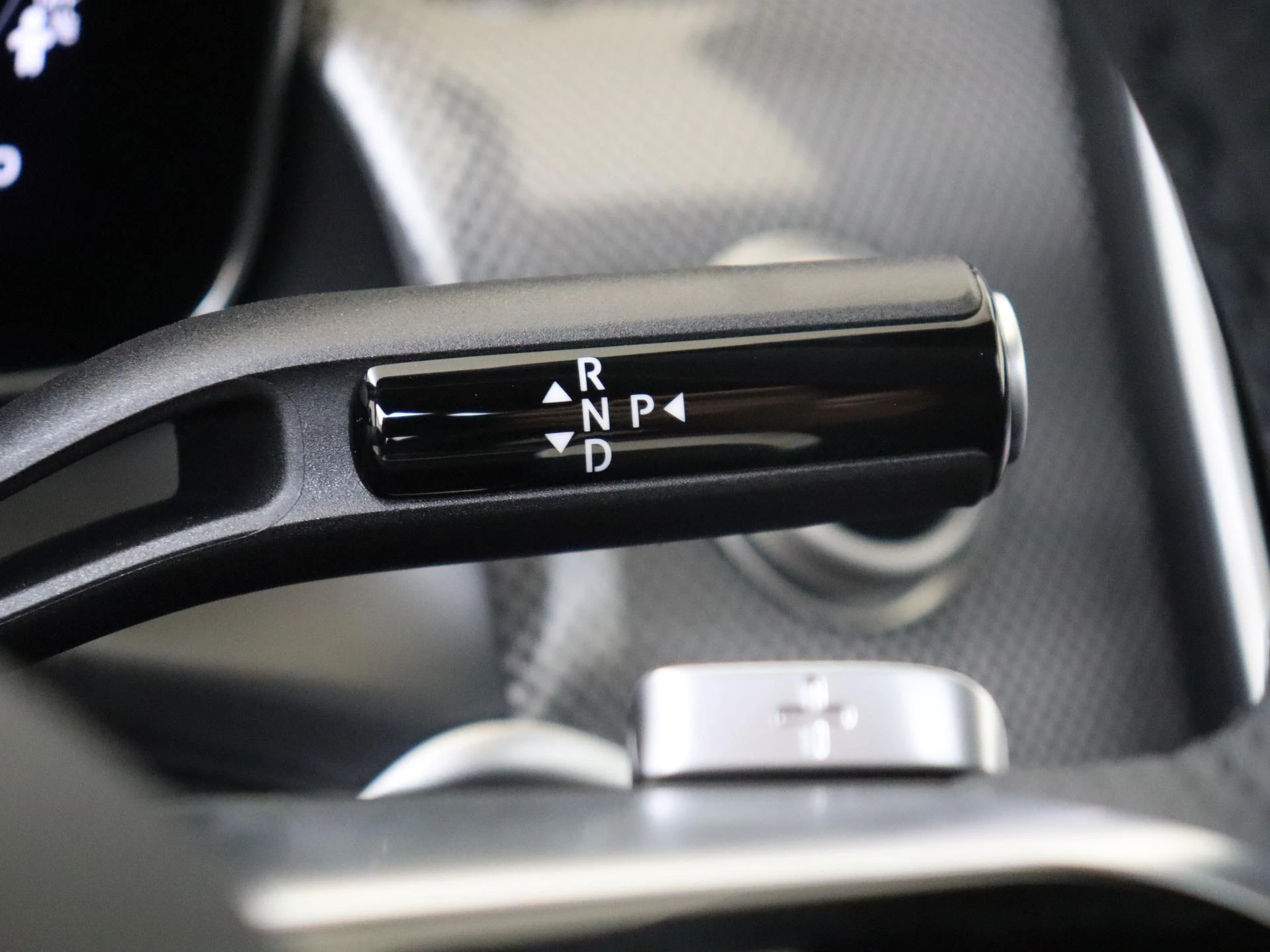 Mercedes-Benz-GLC-image-14