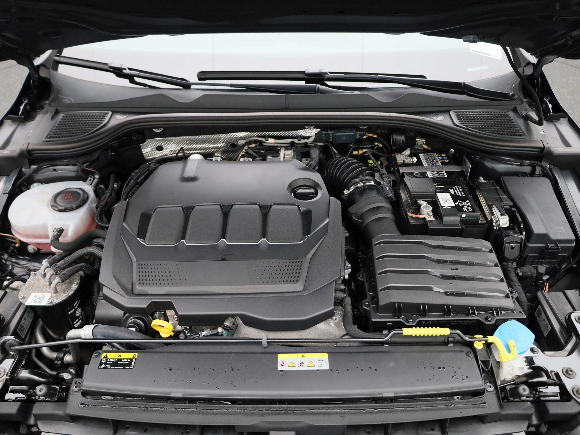 Volkswagen-Golf-image-32