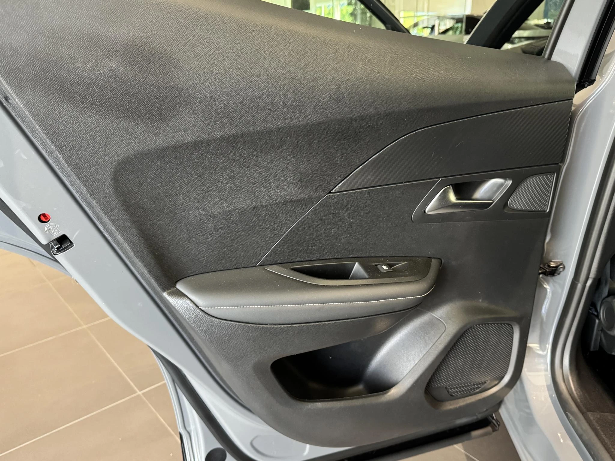 Peugeot e-2008 EV Allure Avantage 54 kWh