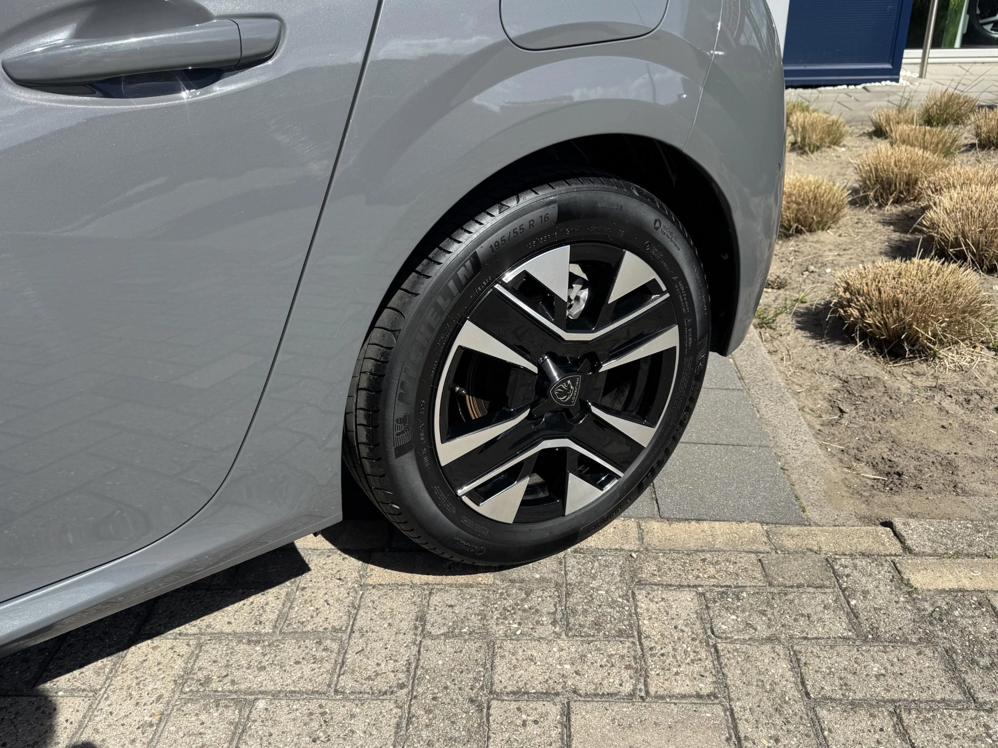 Peugeot-208-image-10