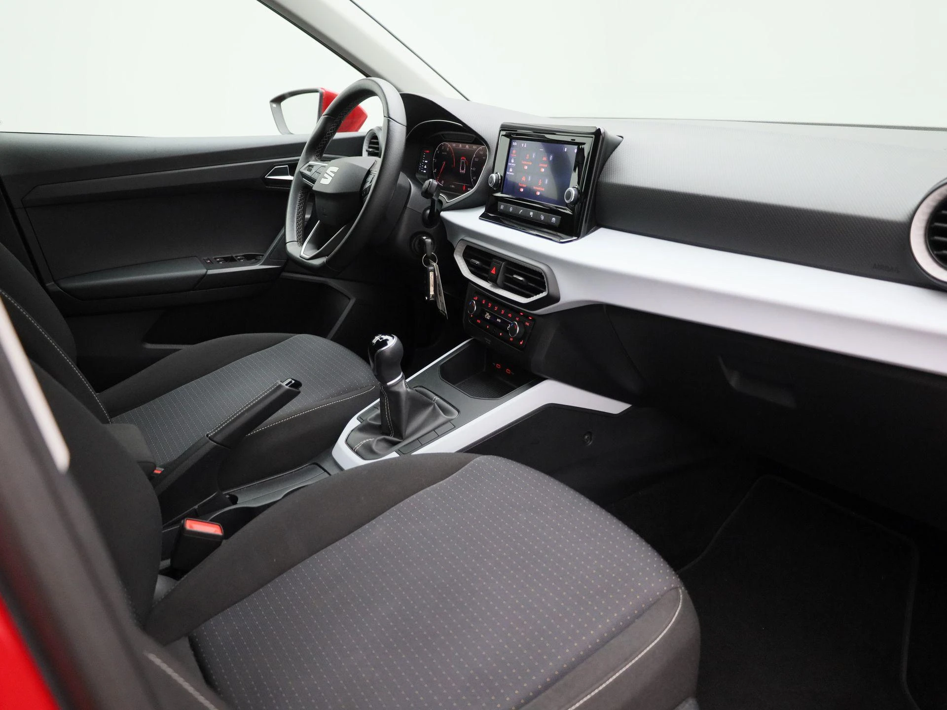 SEAT-Arona-image-34