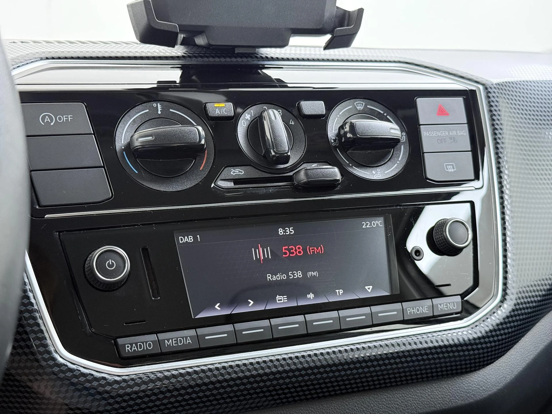 Volkswagen-up!-image-22