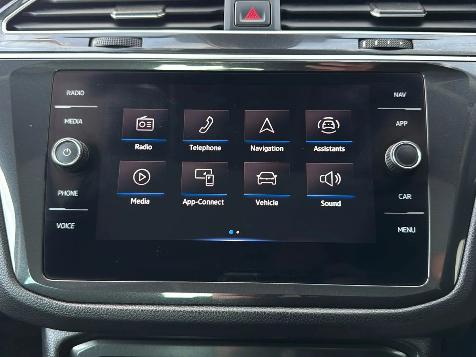 Volkswagen-Tiguan-image-10
