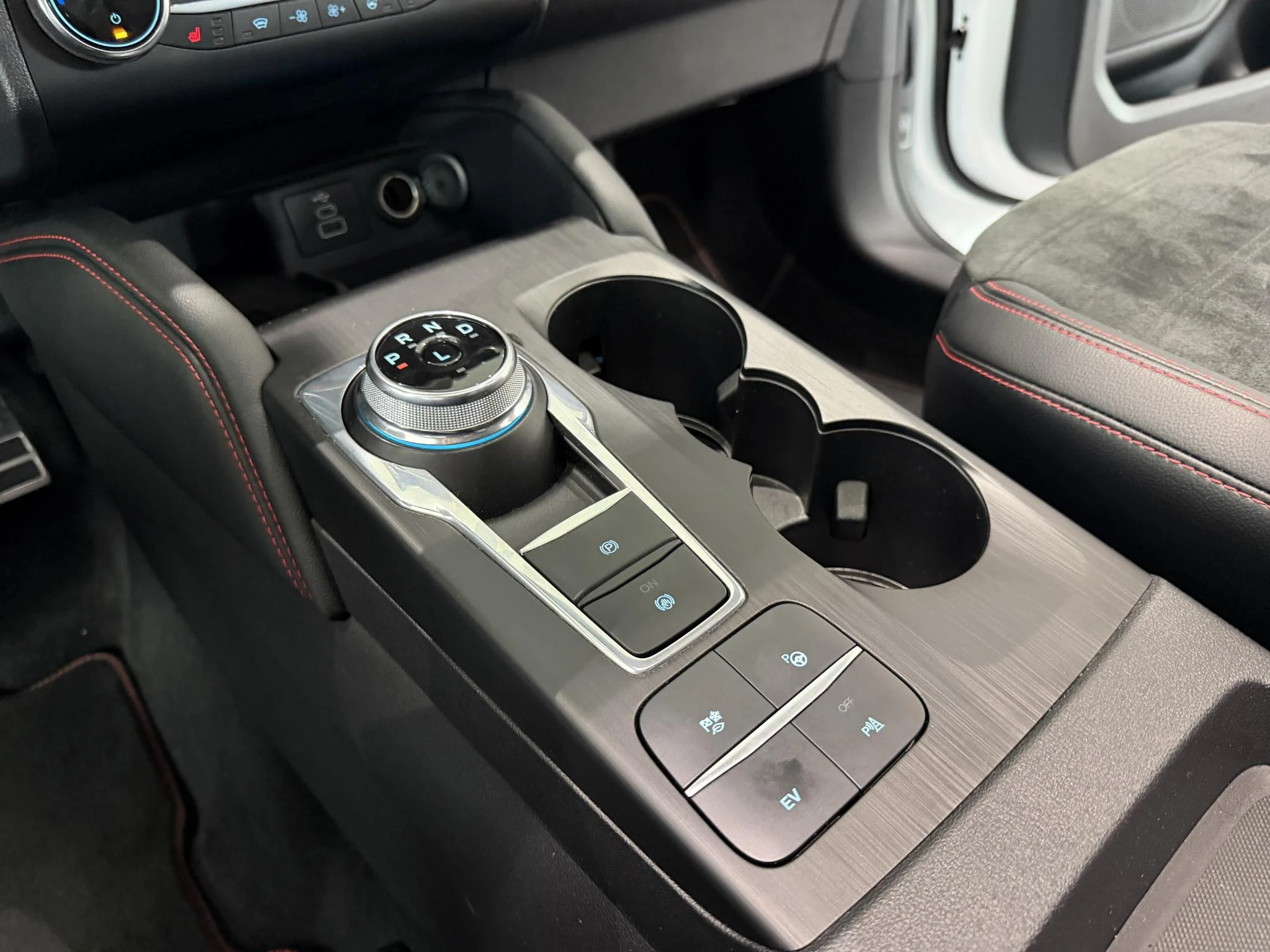 Ford-Kuga-image-17
