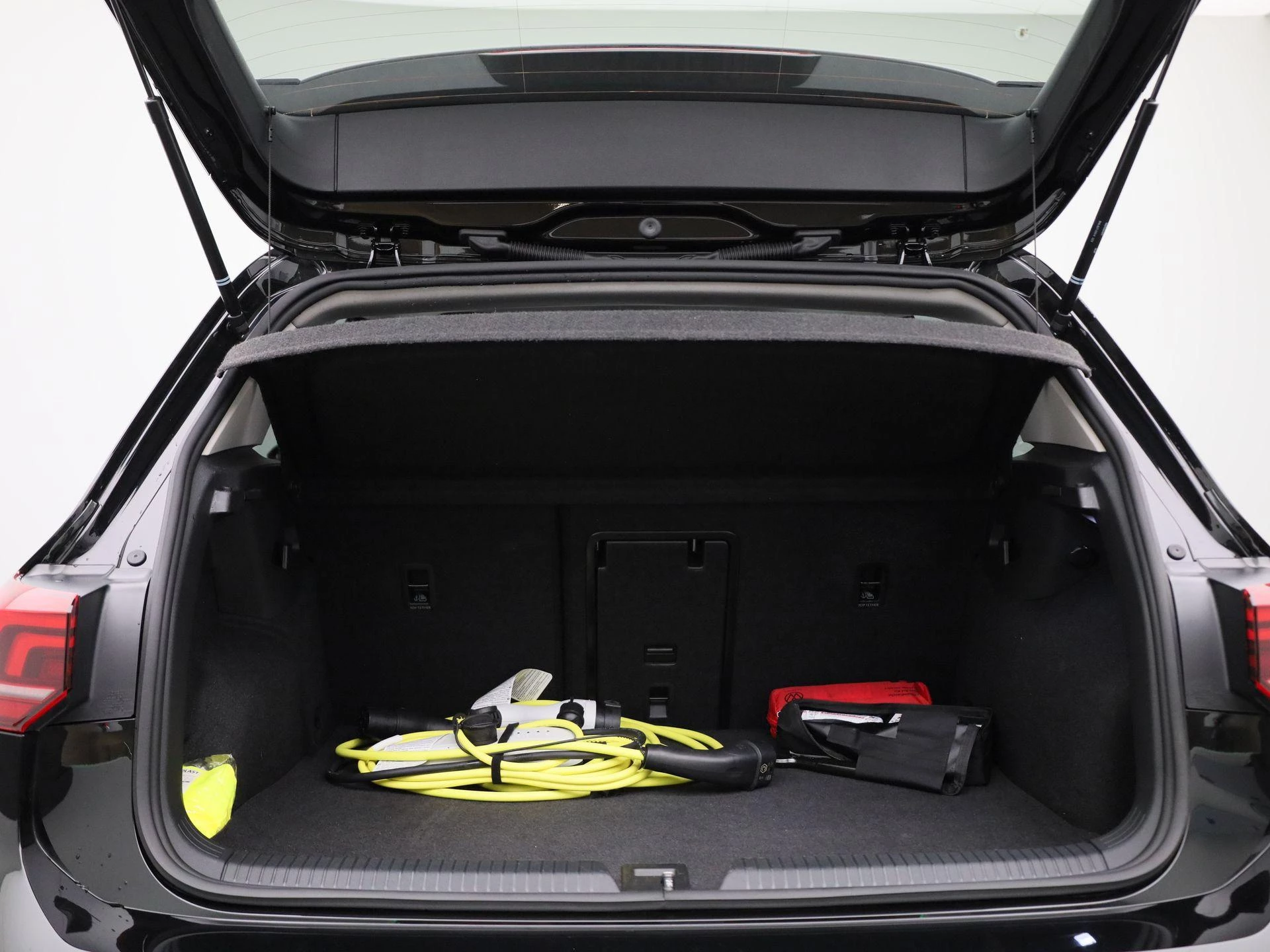 Volkswagen-Golf-image-13