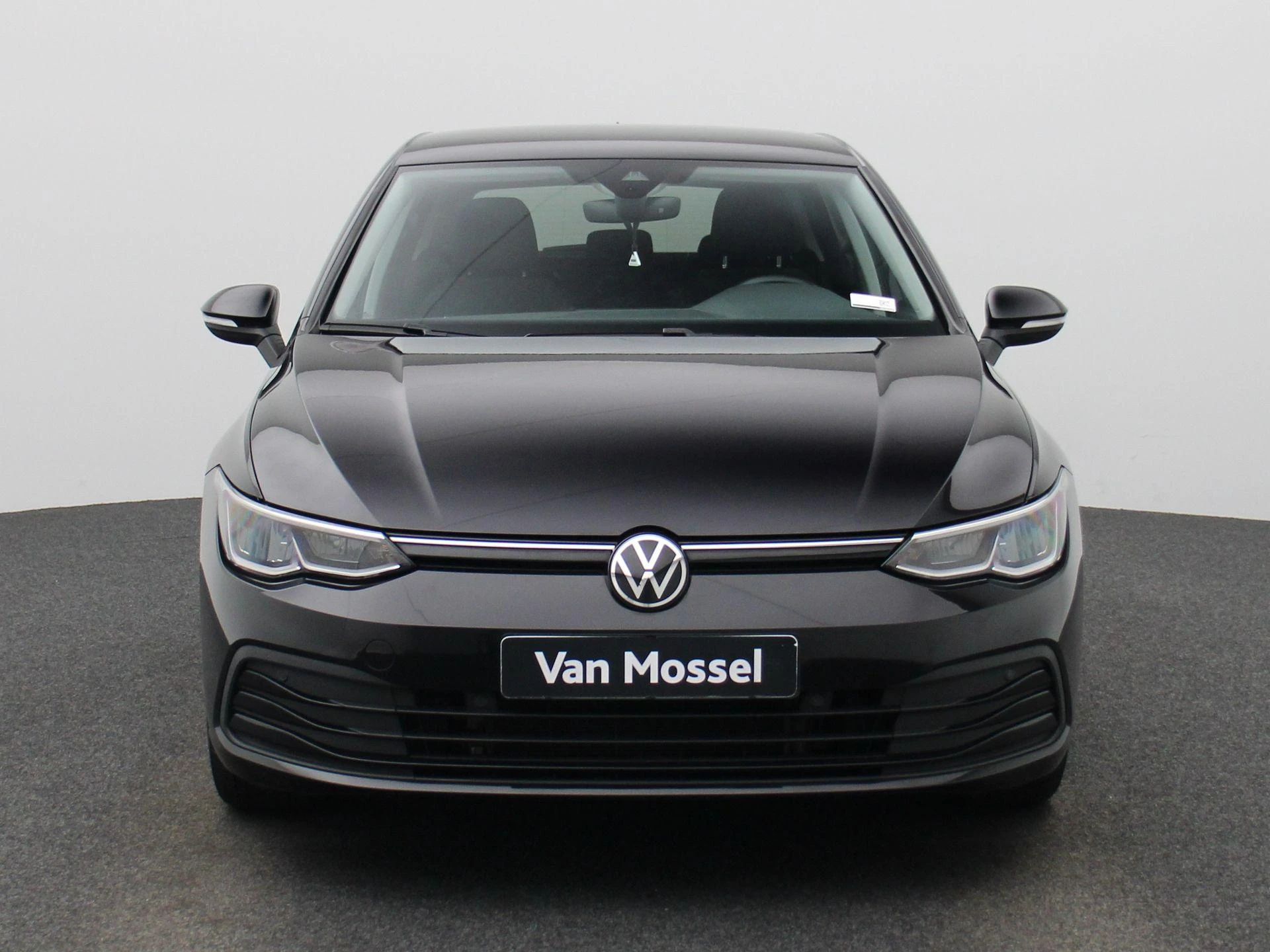 Volkswagen-Golf-image-2