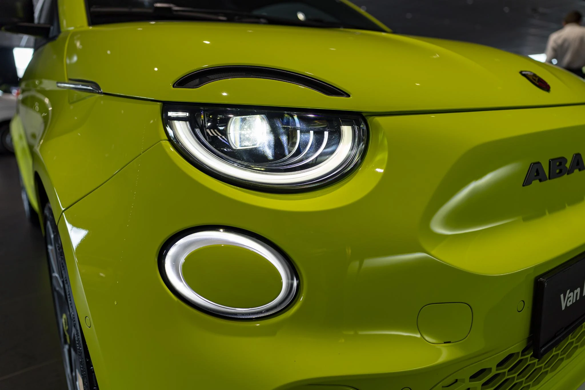 Abarth 500e 42-kWh 114kw Scorpionissima