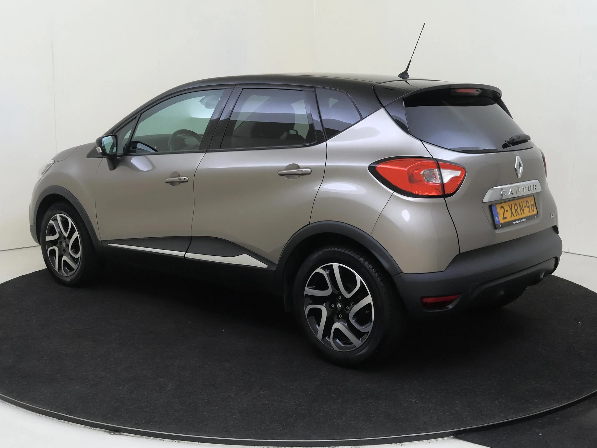 Renault-Captur-image-6