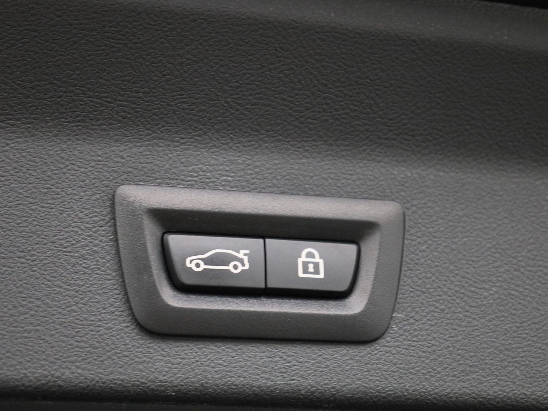 BMW-iX3-image-13