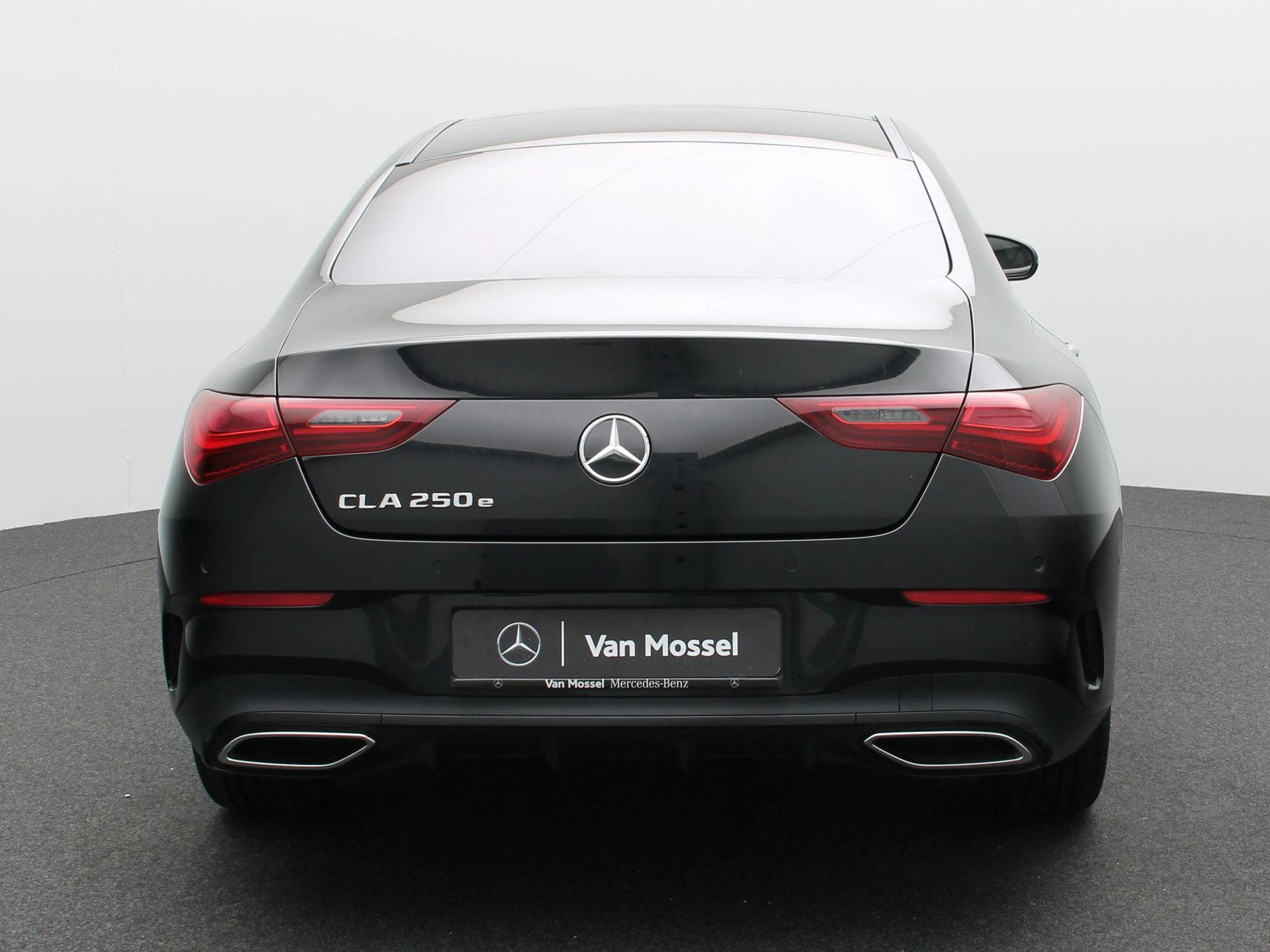 Mercedes-Benz-CLA-image-4