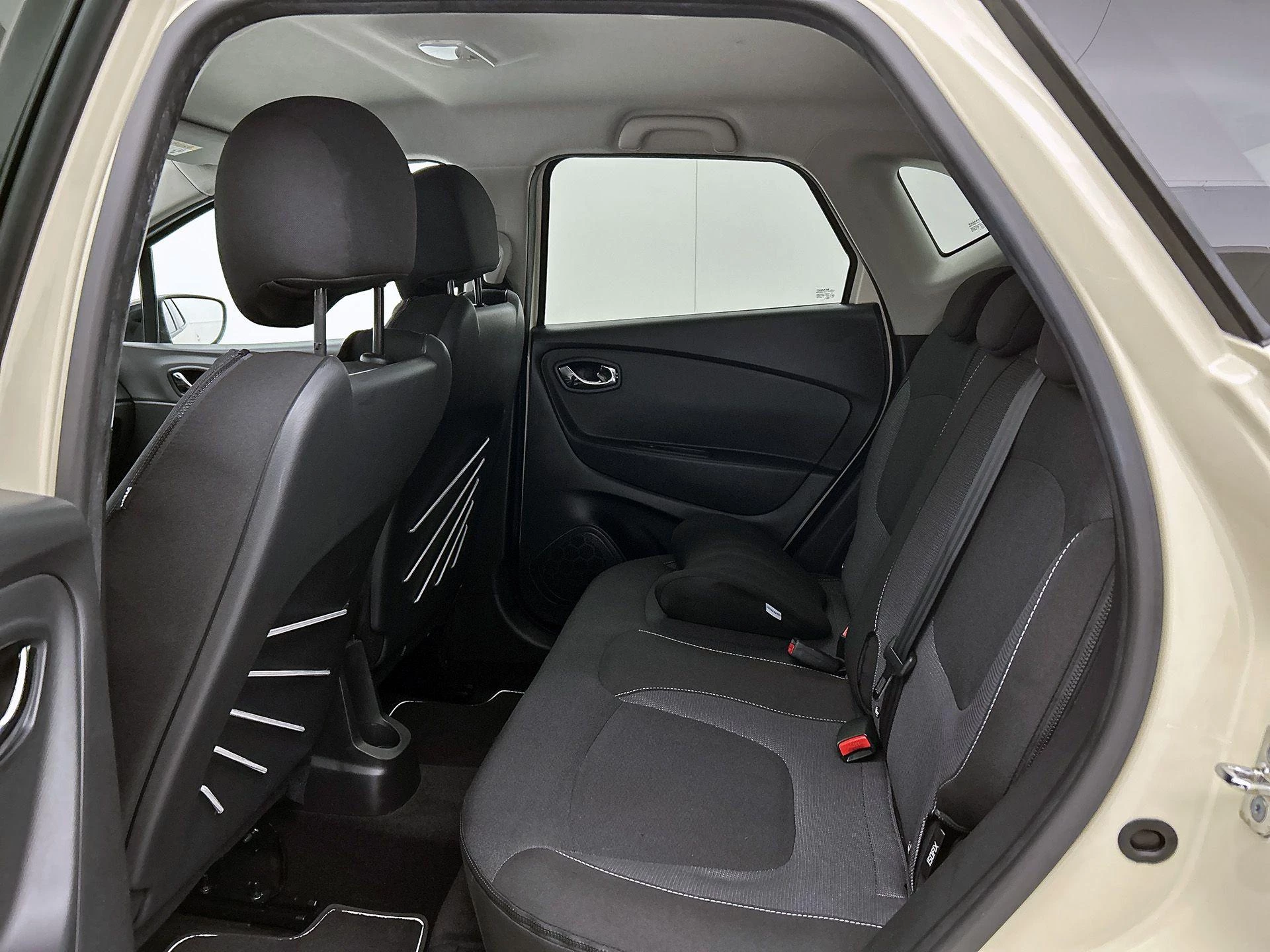 Renault-Captur-image-25