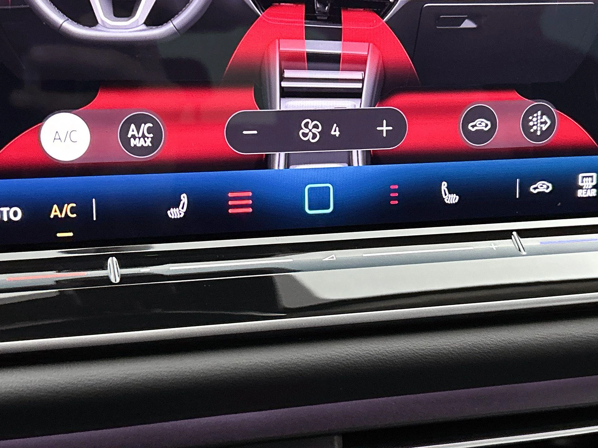 Volkswagen-Tiguan-image-7
