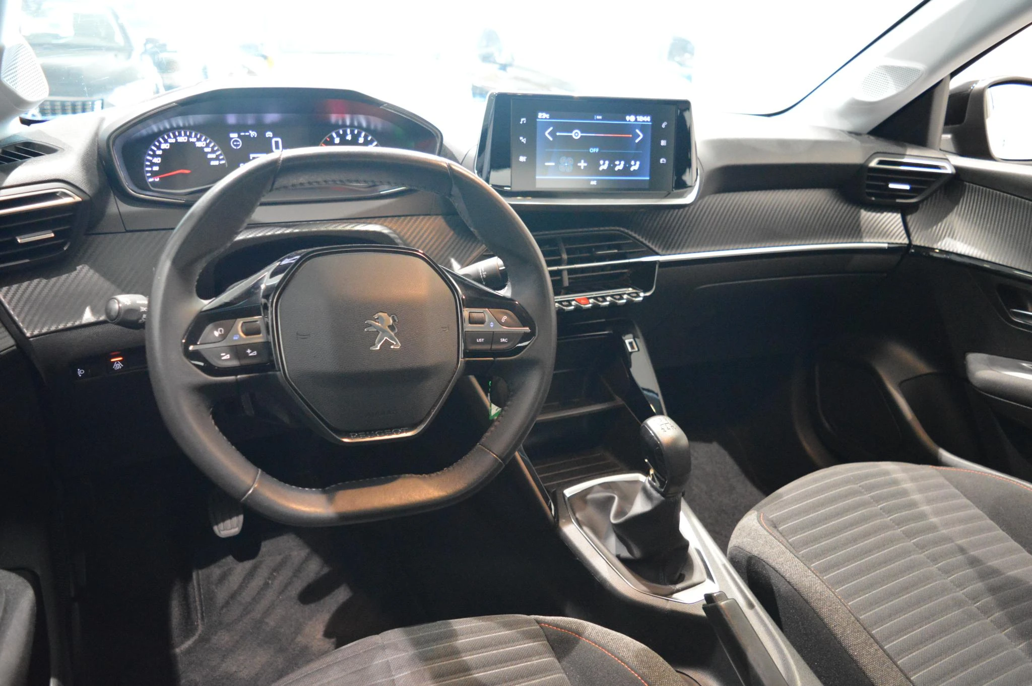 Peugeot-208-image-8