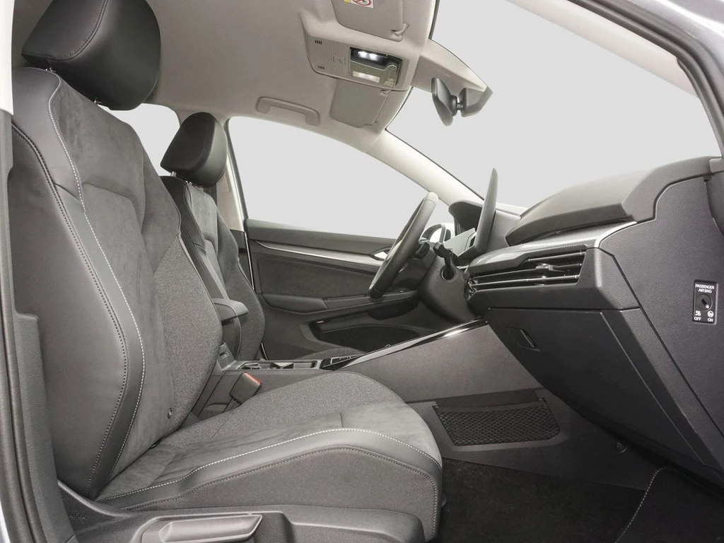 Volkswagen Golf VIII 1.5 eTSI DSG Style Business Premium