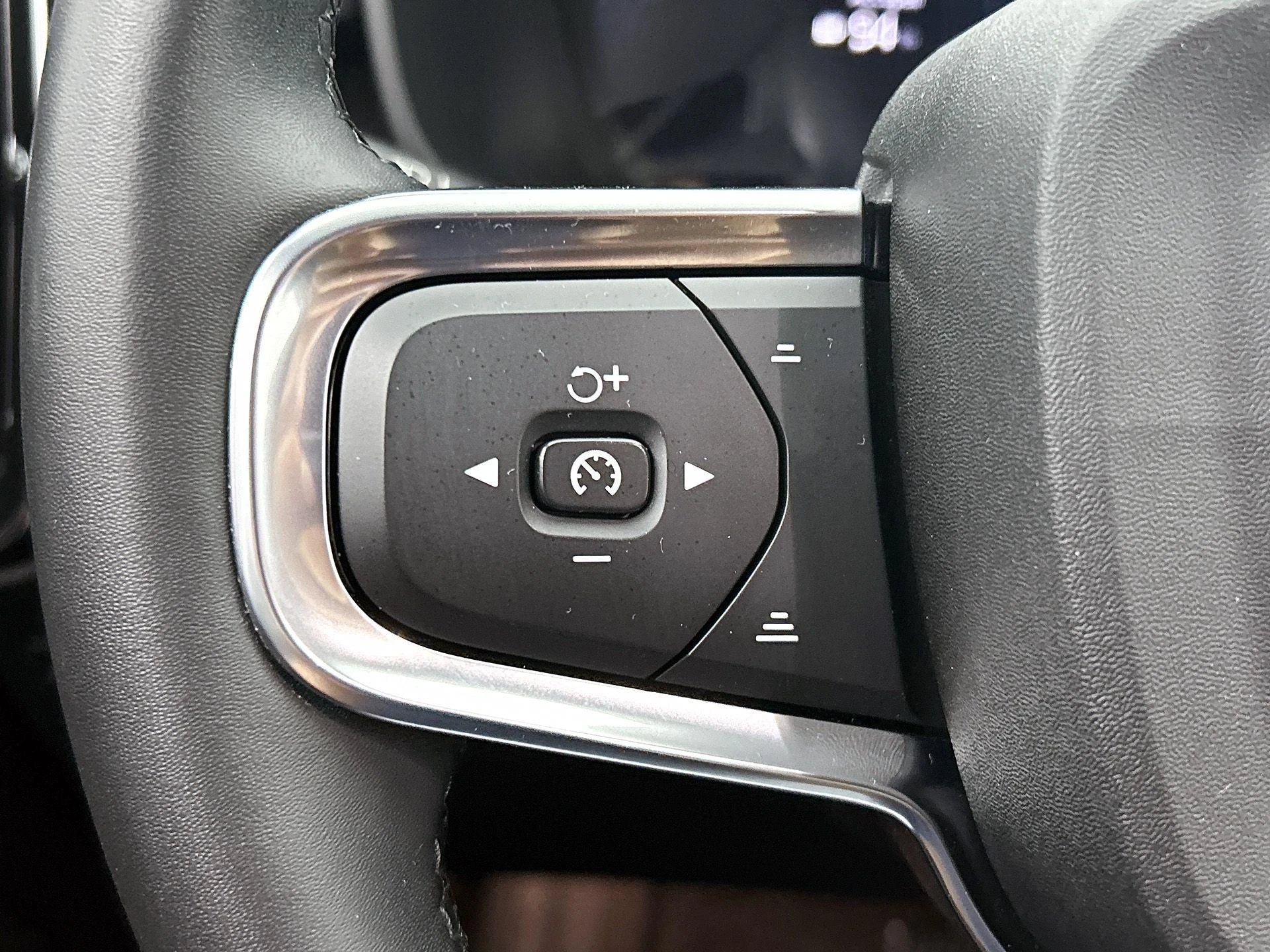 Volvo-XC40-image-5