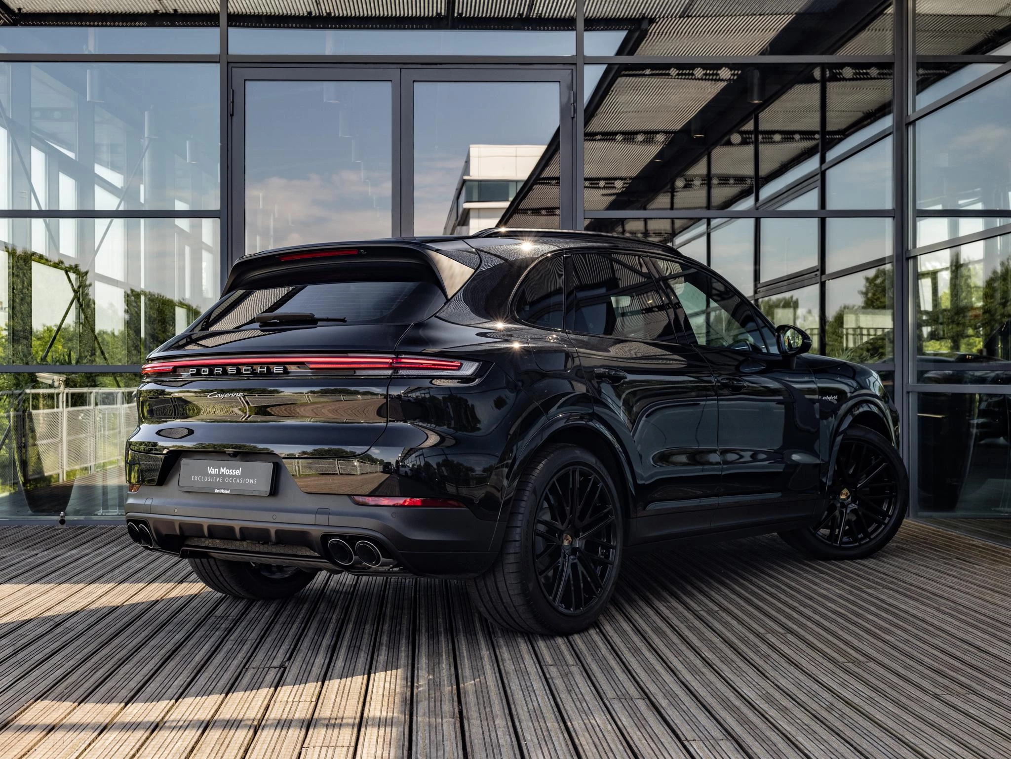Porsche-Cayenne-image-3