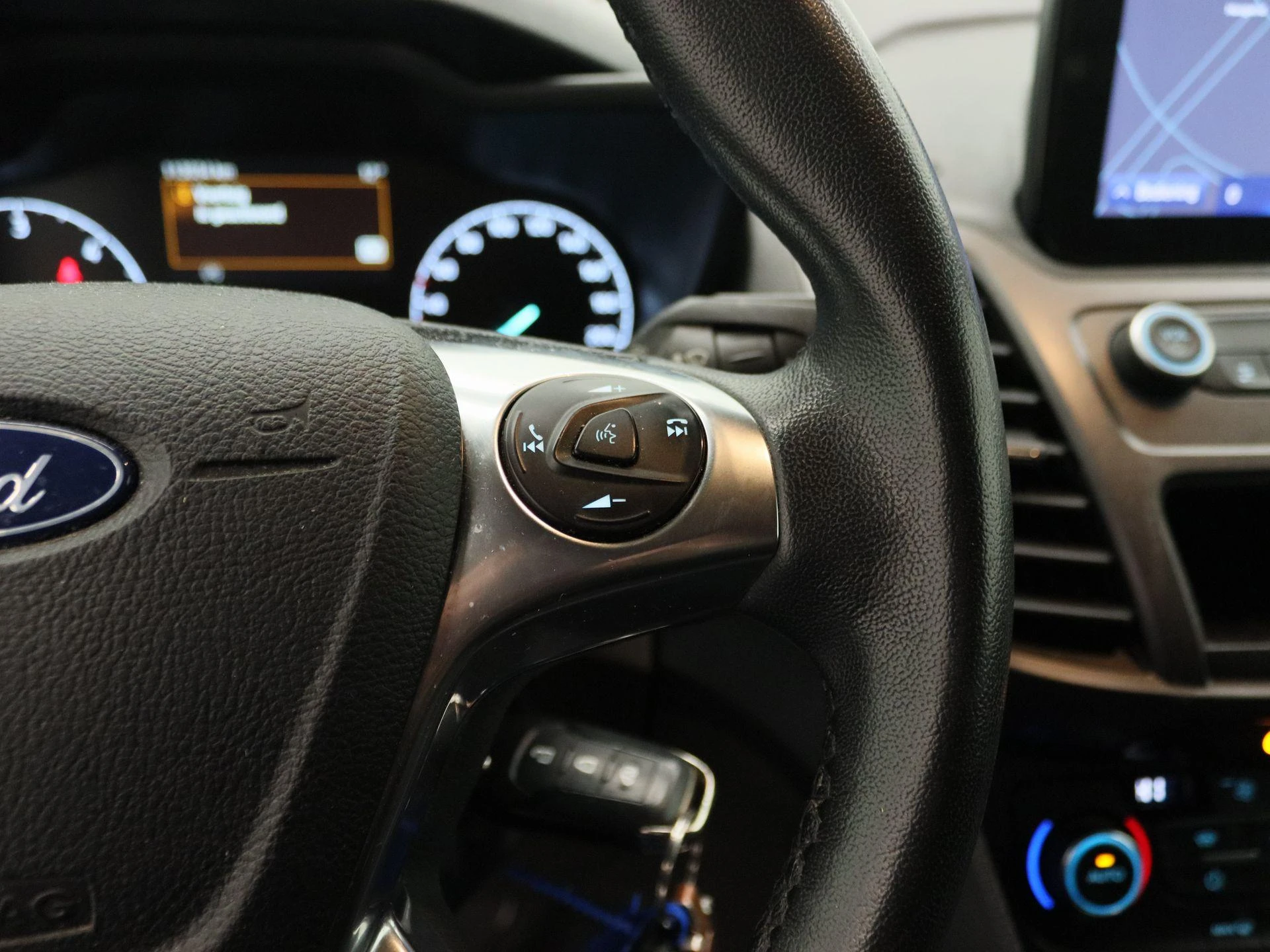 Ford-Transit Connect-image-13