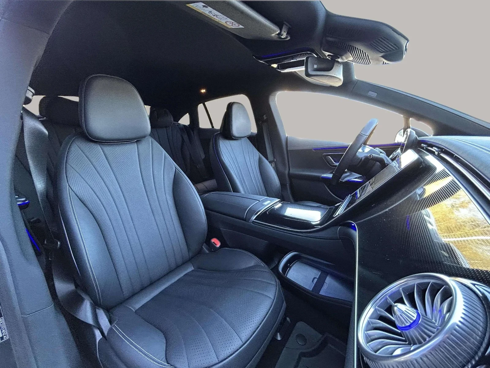 Mercedes-Benz-EQE-image-17
