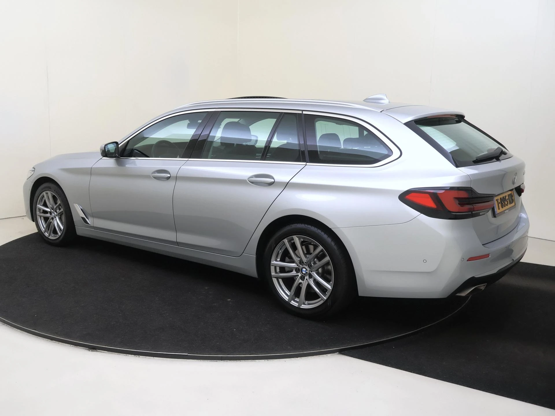 BMW-5 Serie-image-2