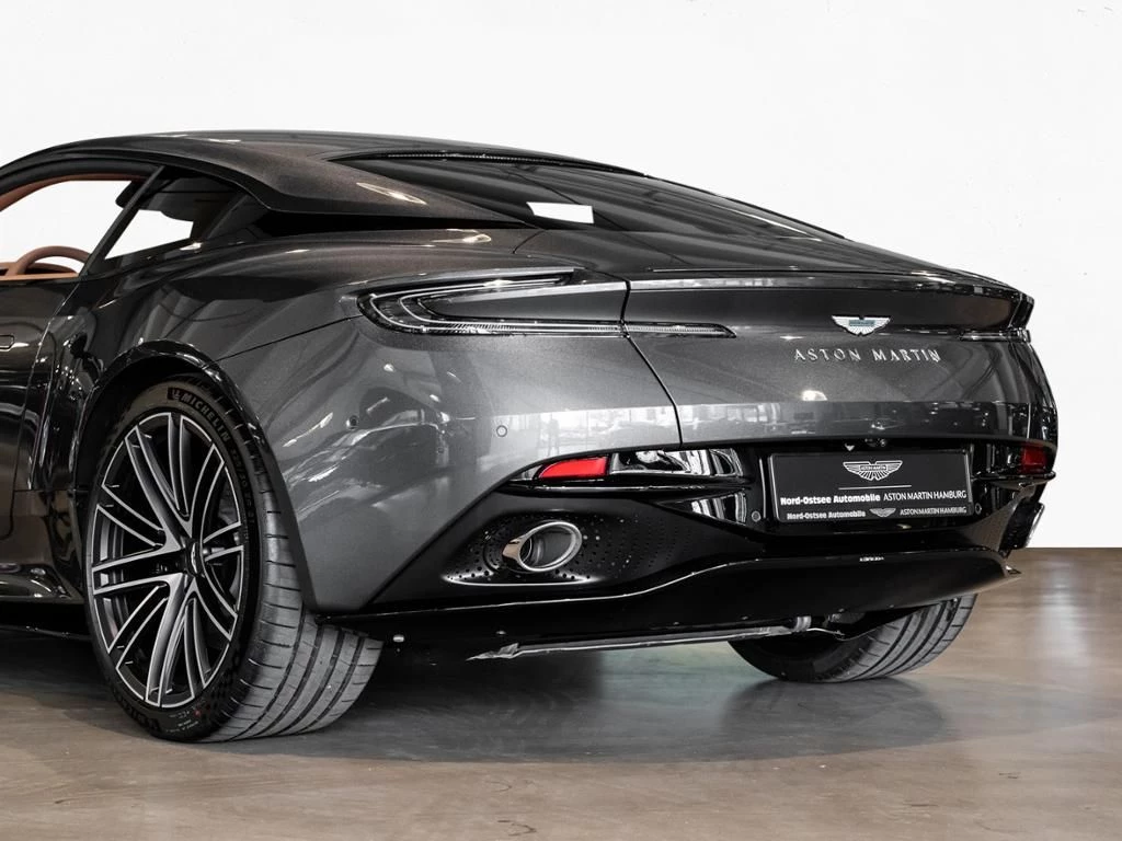 Aston Martin DB12 Coupe Aston Martin Hamburg